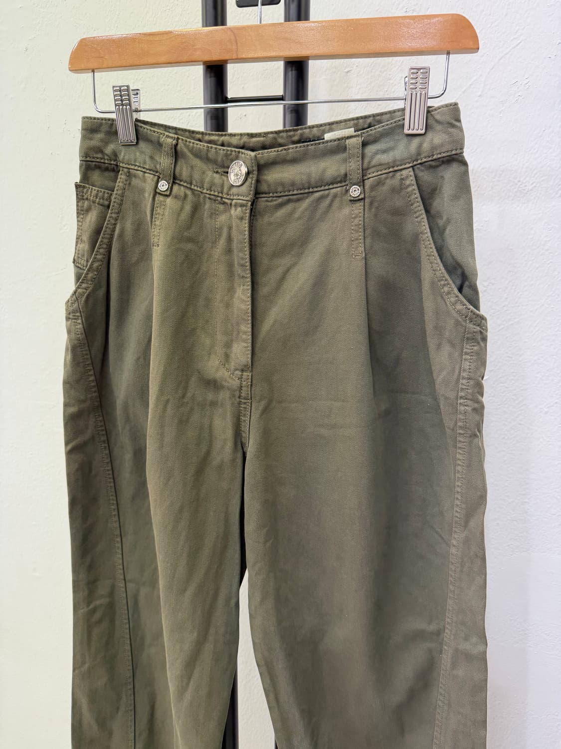 정품) 타임 한섬 22ss 카키색 면바지 팬츠 64 상품이미지4