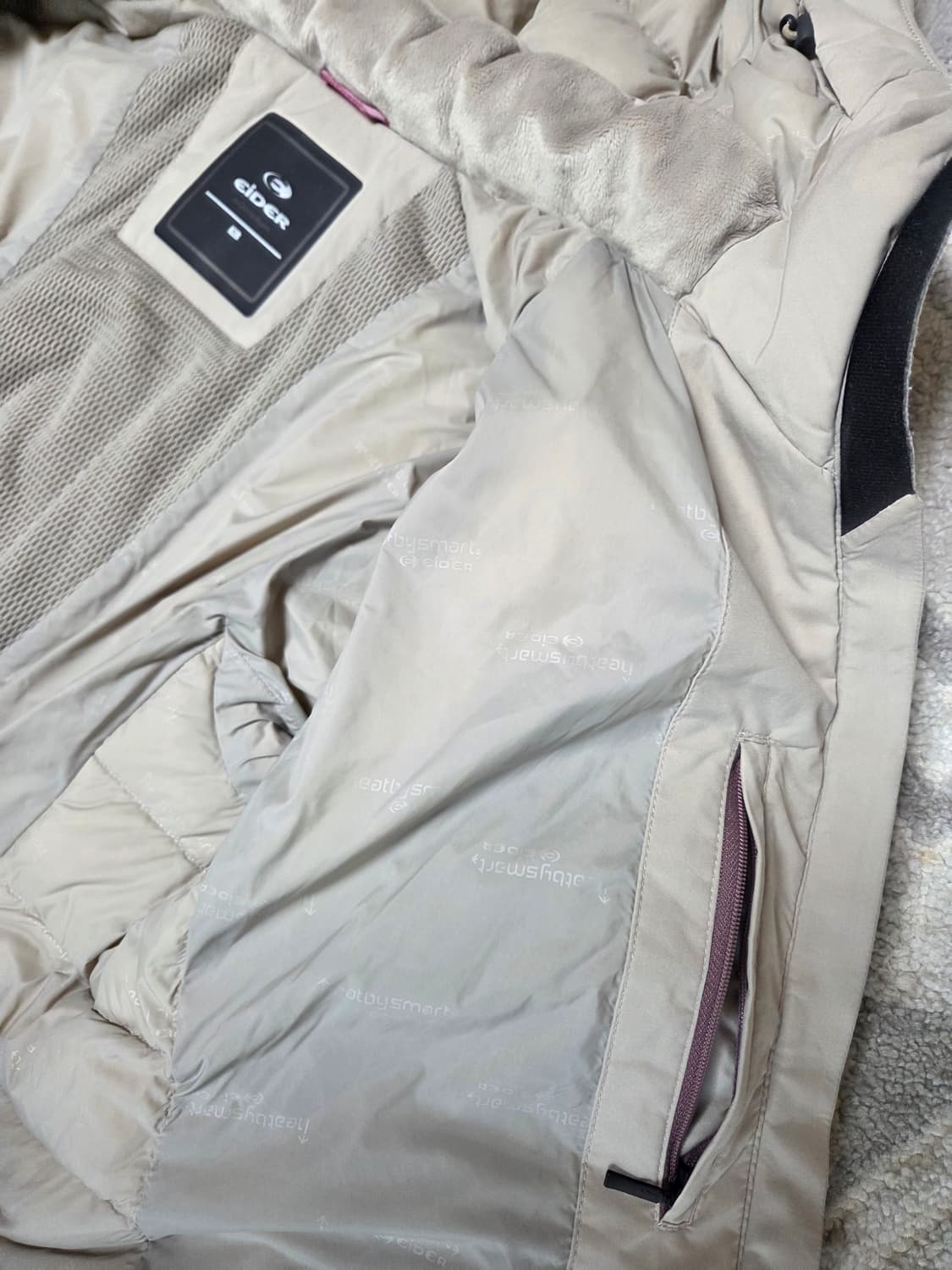 아이더 베이지 패딩 상품이미지4