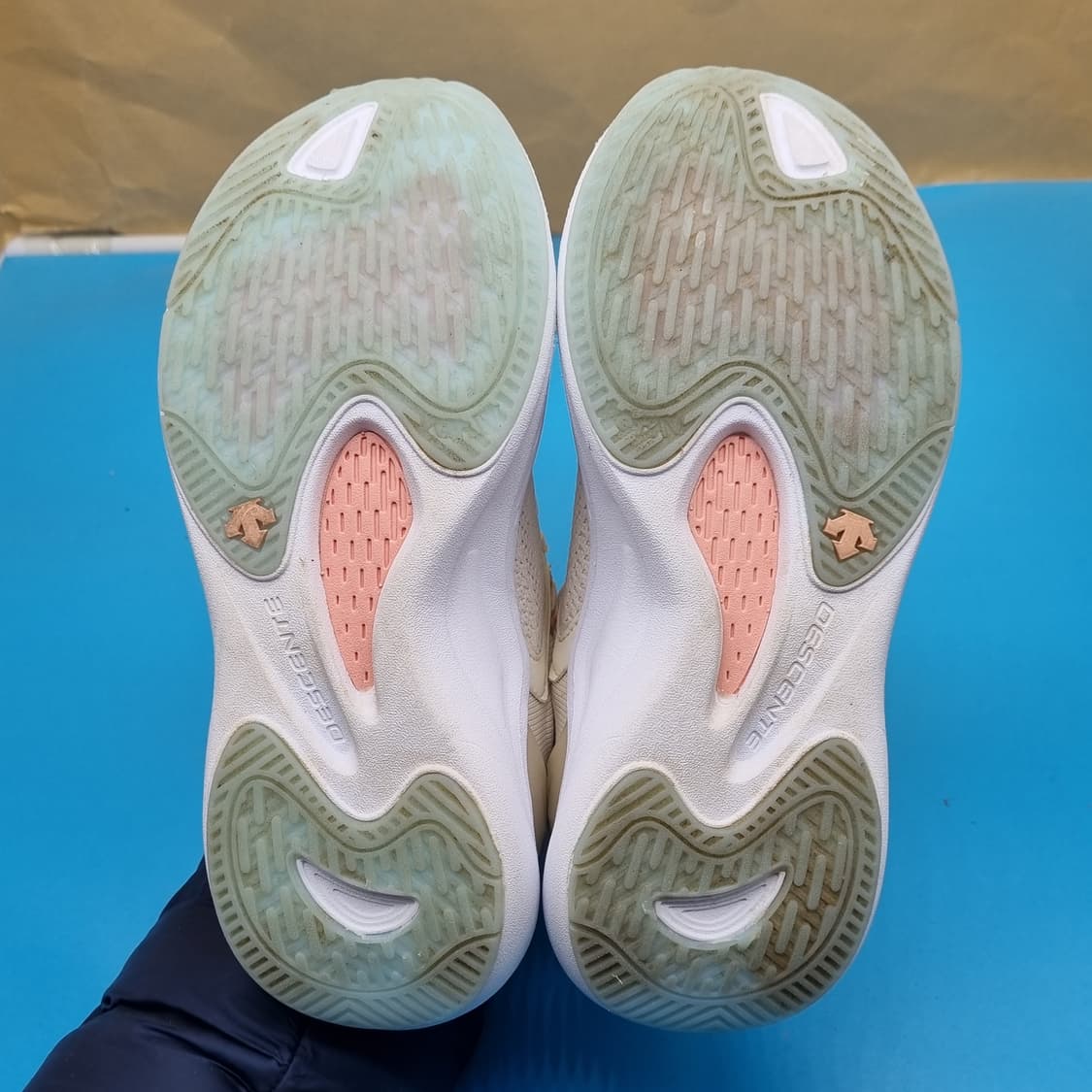 데상트 에너자이트 런닝화 225 상품이미지3