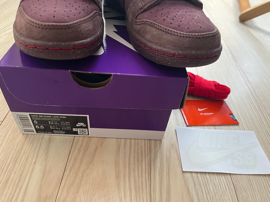 나이키 SB 덩크 로우 프리미엄 버건디 크러쉬235  FN0619-600 상품이미지4