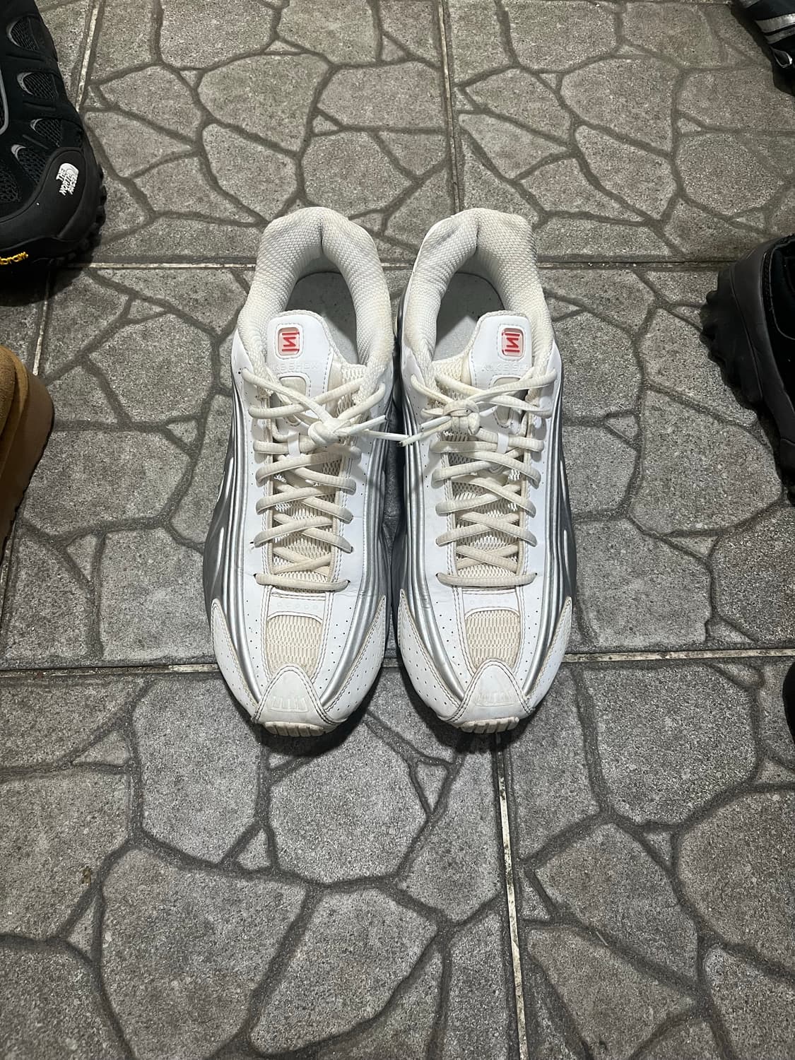 나이키 샥스 r4 285 상품이미지1