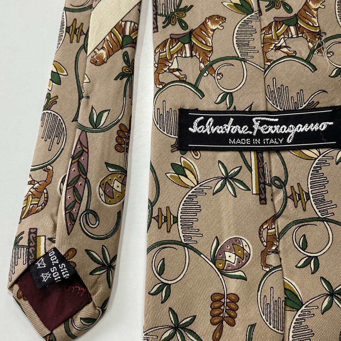 페레가모(Ferragamo) 명품 정품 넥타이 상품이미지4