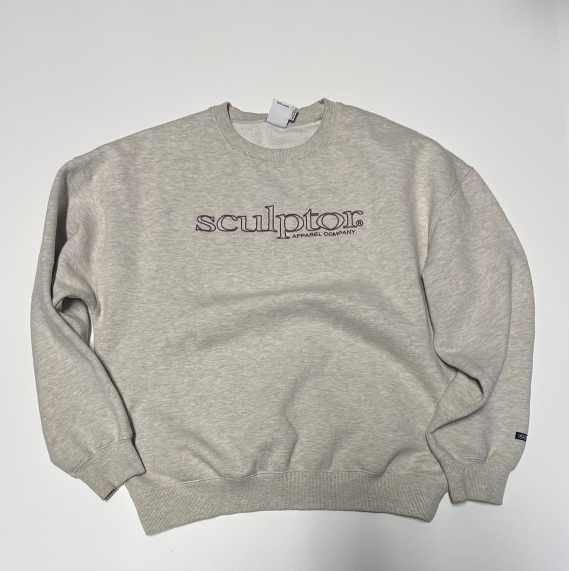 남녀공용 스컬프터 스펠로고 스웻 기모 맨투맨 상품이미지1
