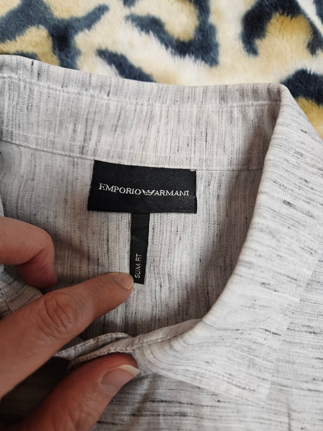 엠포리오 아르마니. 슬림핏 슬러브 니트 셔츠 상품이미지2