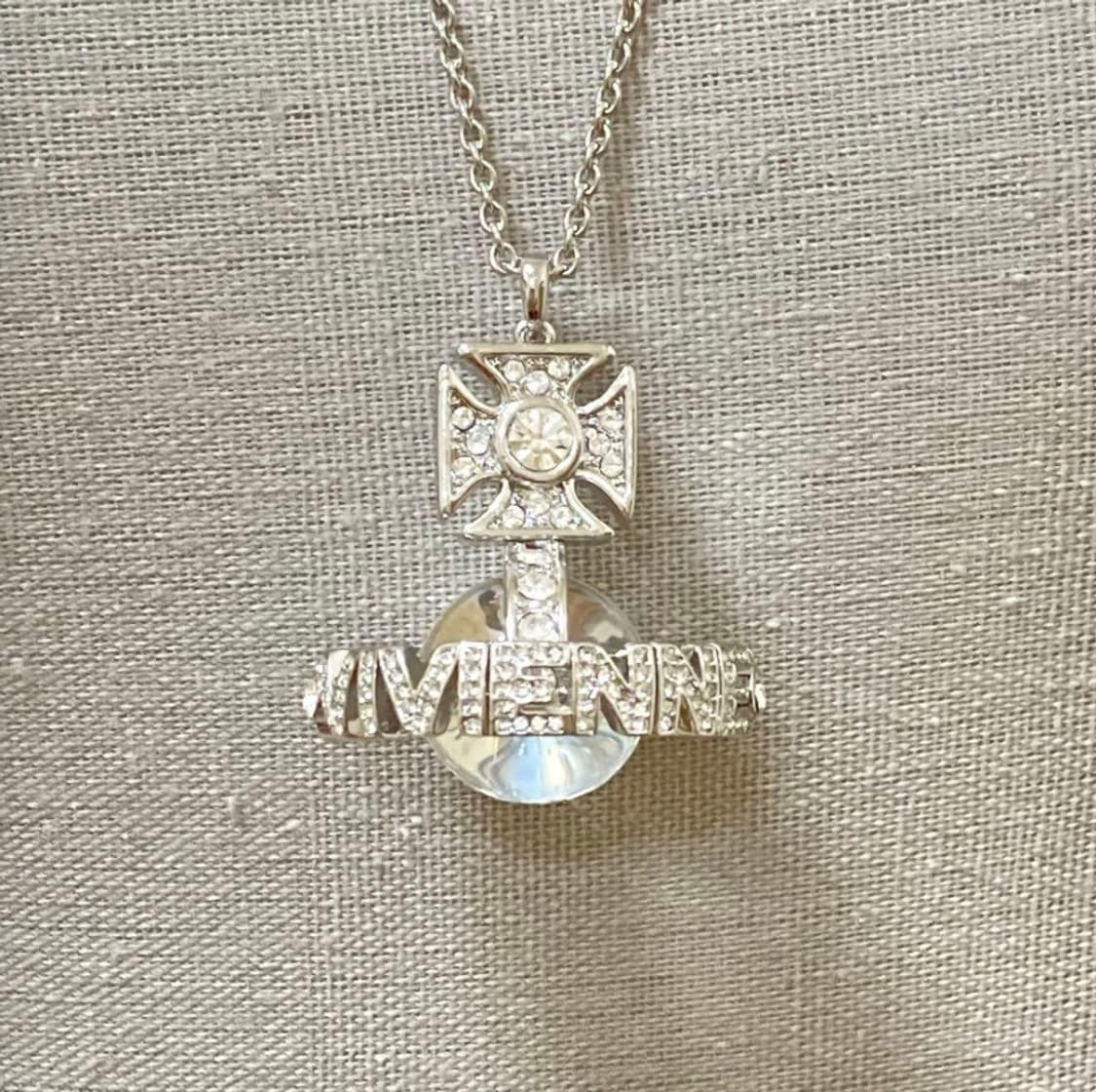 비비안웨스트우드 아카이브 화이트 크리스탈 레터링 orb 팬던트 목걸이 상품이미지7