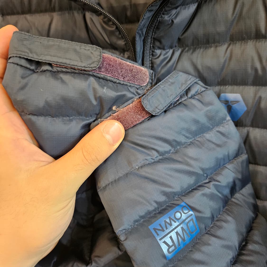 트랙스타 오리털 경량 패딩 105 네이비 상품이미지3