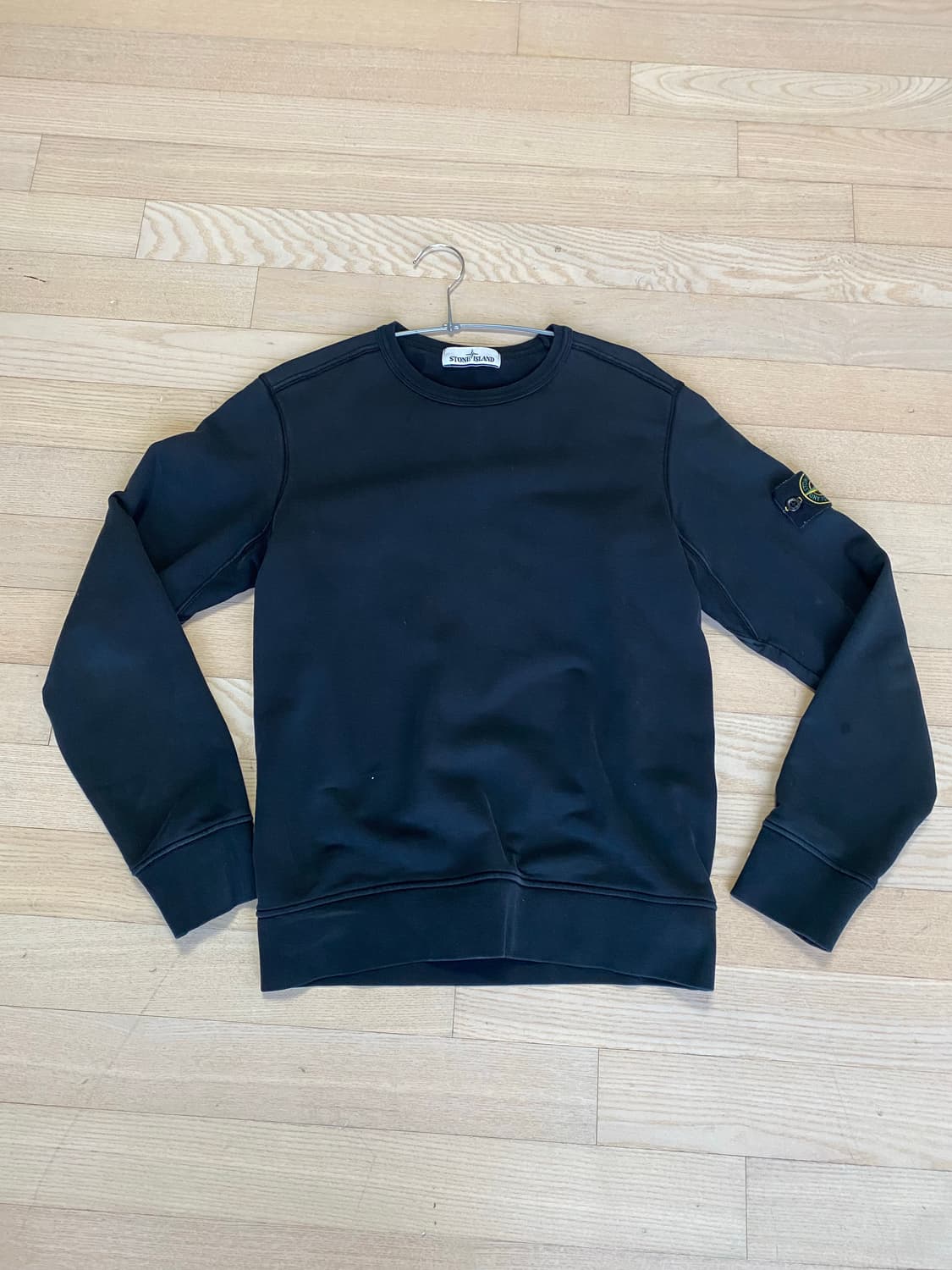 스톤 아일랜드 맨투맨 블랙 상품이미지1