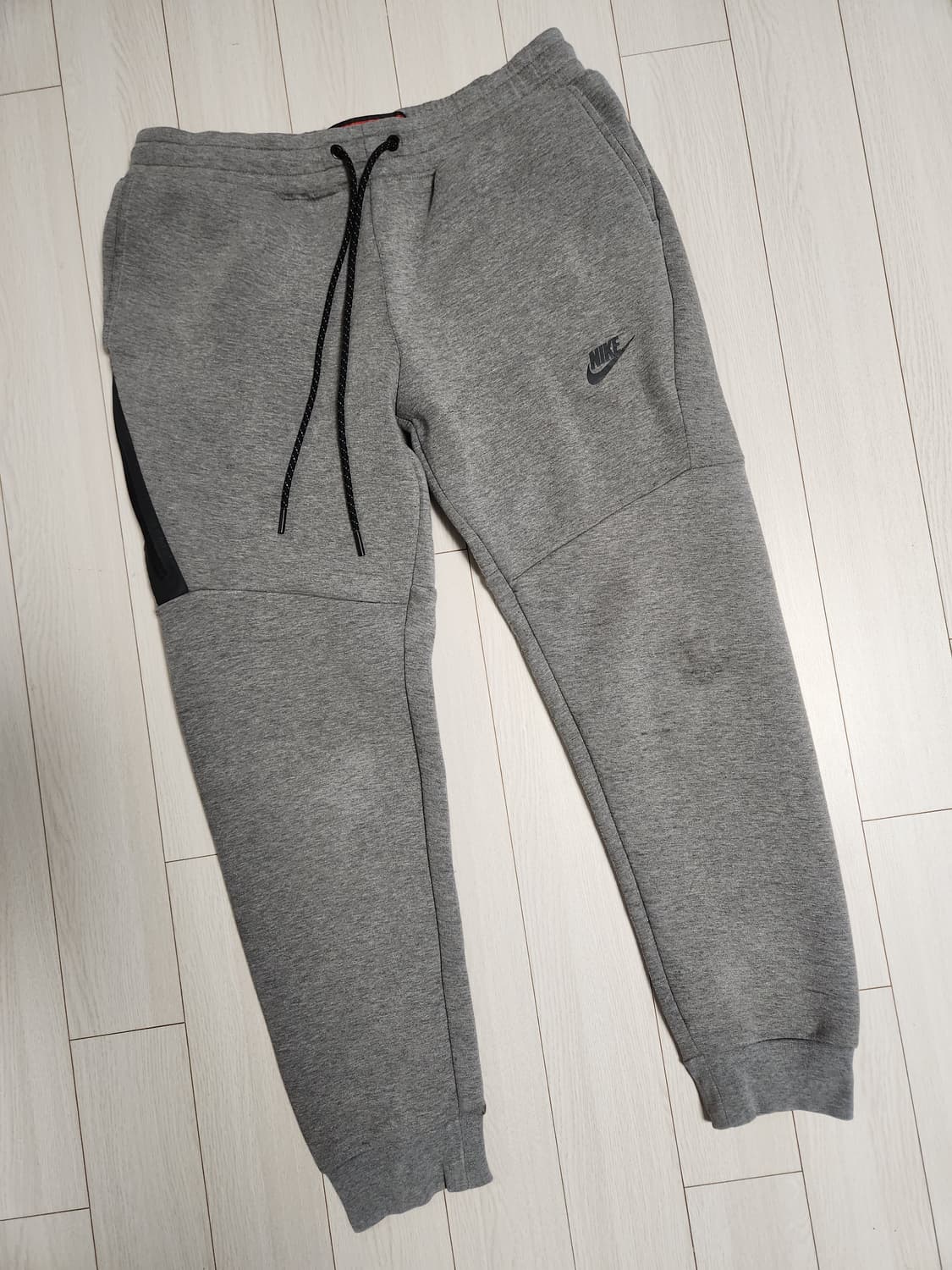 나이키 806697-091 테크 플리스 조거 사이즈L

여러 중고사이트에 상품이미지1