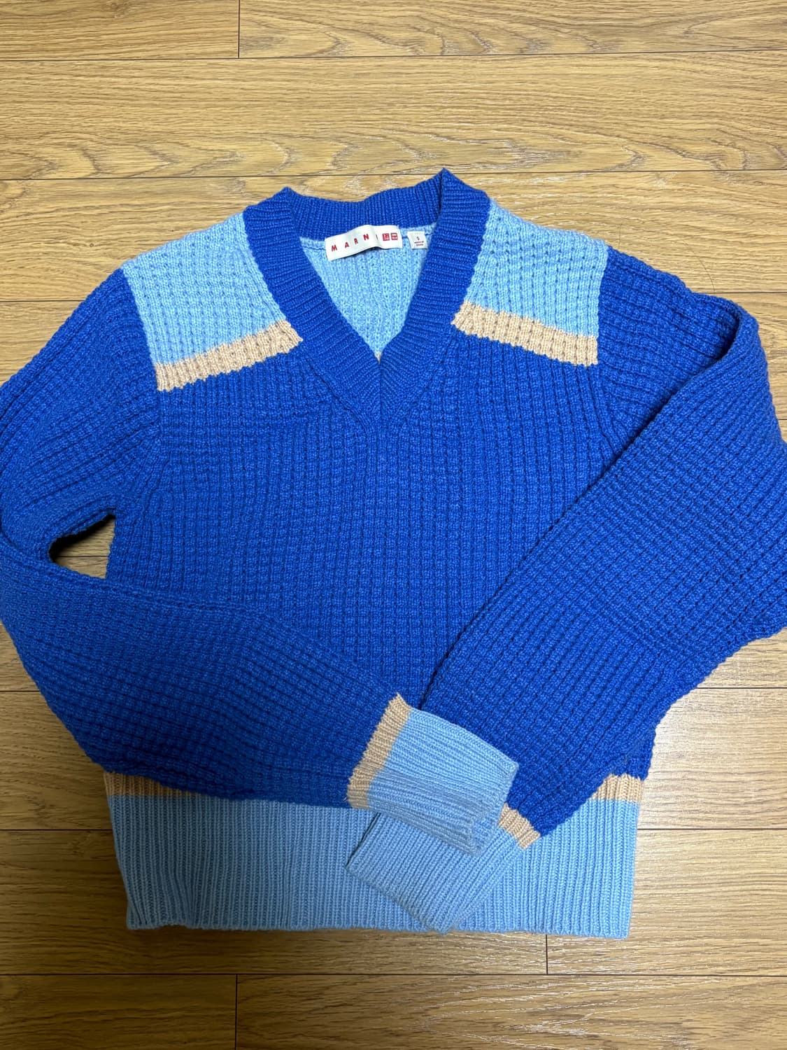 [S 스몰] 유니클로 x 마르니 브이넥 니트 (1회착용) 상품이미지2