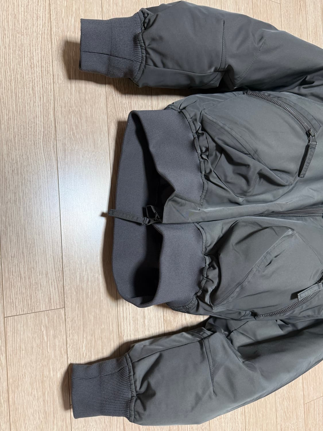 Dnsr 플라이트 크롭 덕다운 패딩 점퍼 카키 상품이미지3