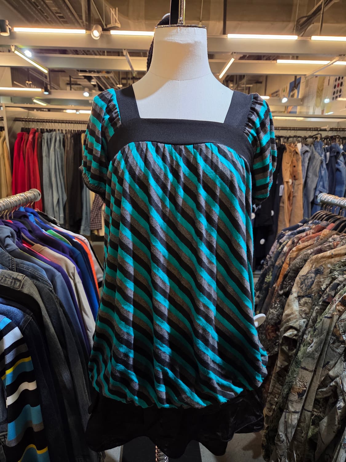 🌟💅갸루특집🌟
갸루펑크 민트 스트라이프 벌룬블라우스 상품이미지2