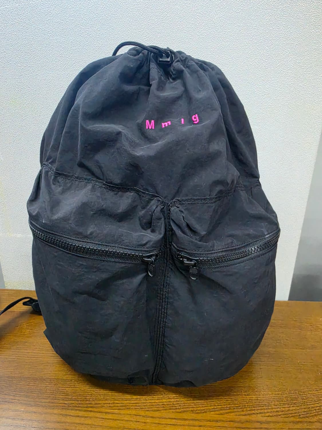 MMLG 블랙 드로우스트링 백팩 상품이미지1