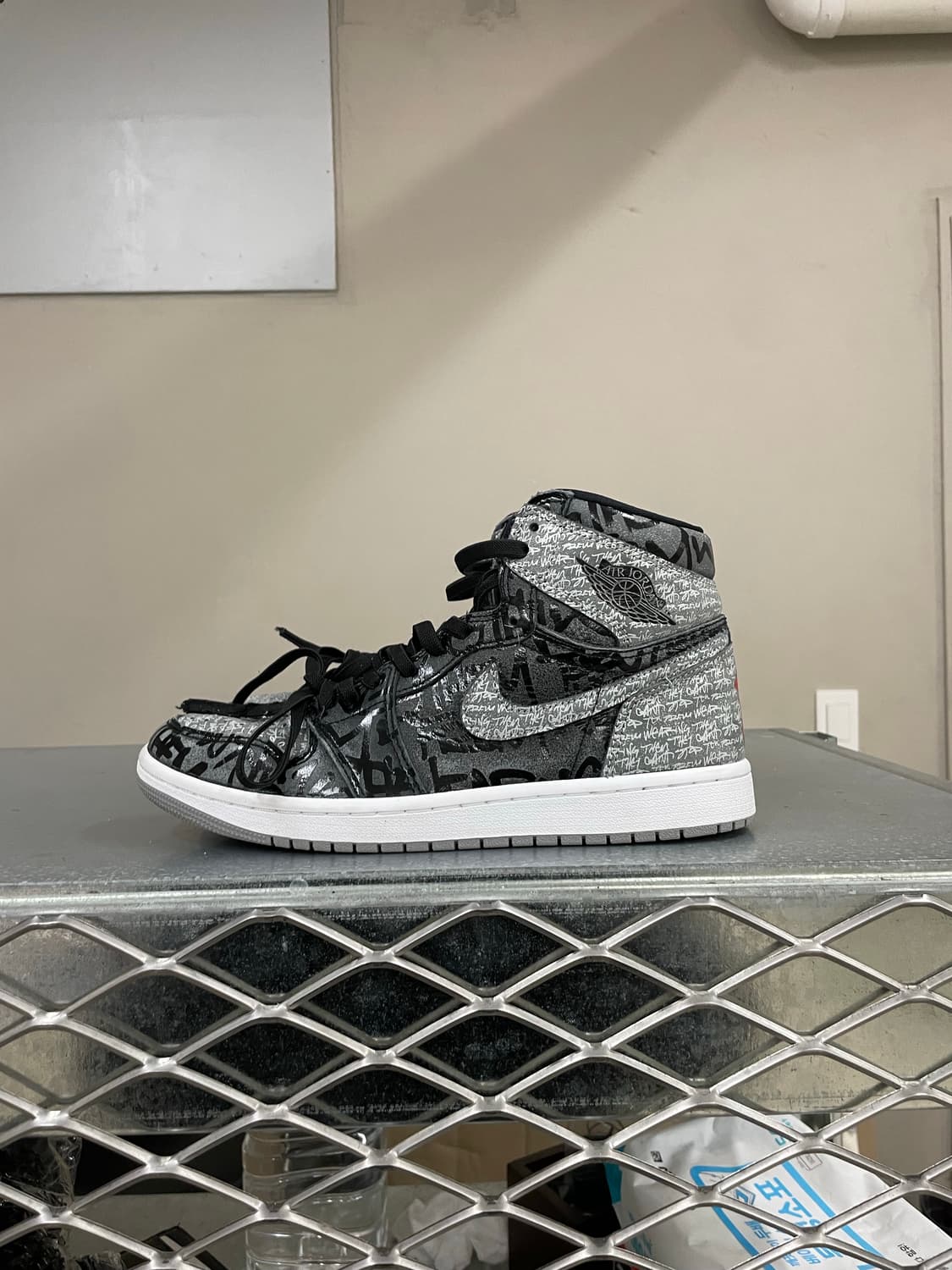 나이키 에어 조던 1 레트로 하이 OG 리벨리어네어 260 상품이미지1