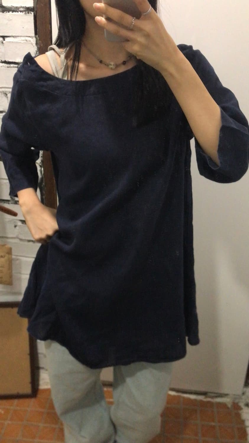 네이비 어깨 버튼 블라우스 상품이미지2