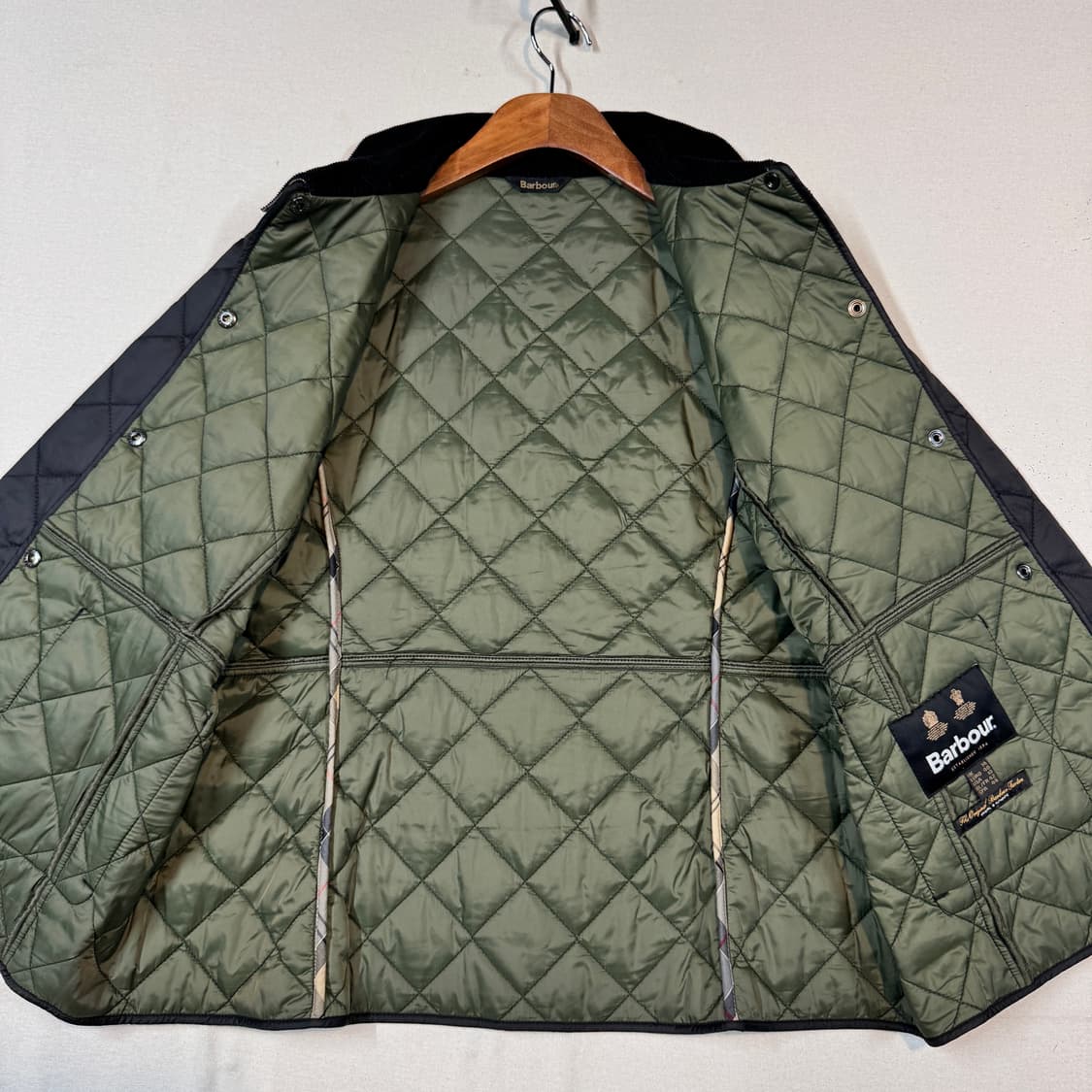 여L) 바버 데브론 퀼티드 자켓 블랙 올리브 상품이미지5