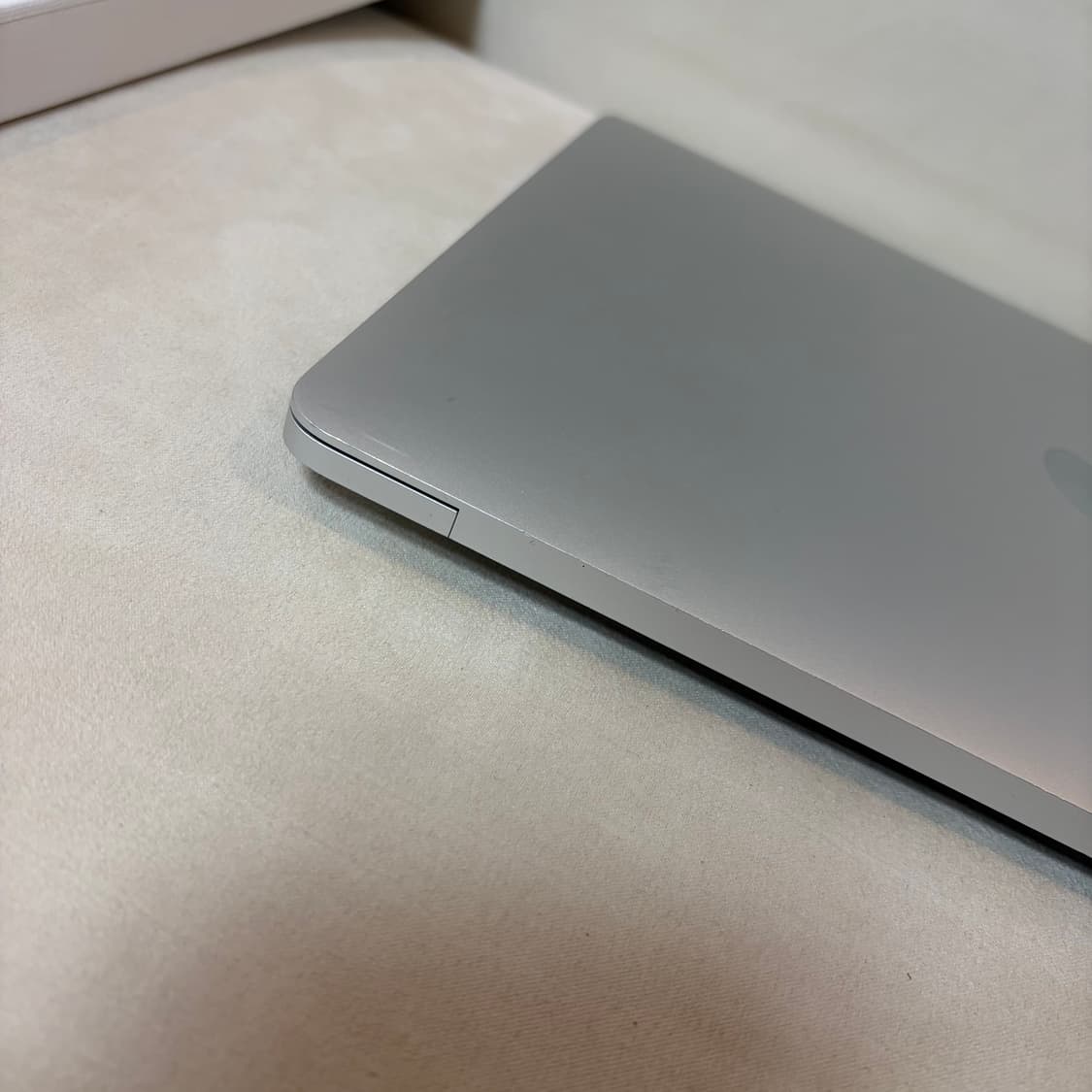 맥북 프로 2019 13인치 실버 512기가 상품이미지4