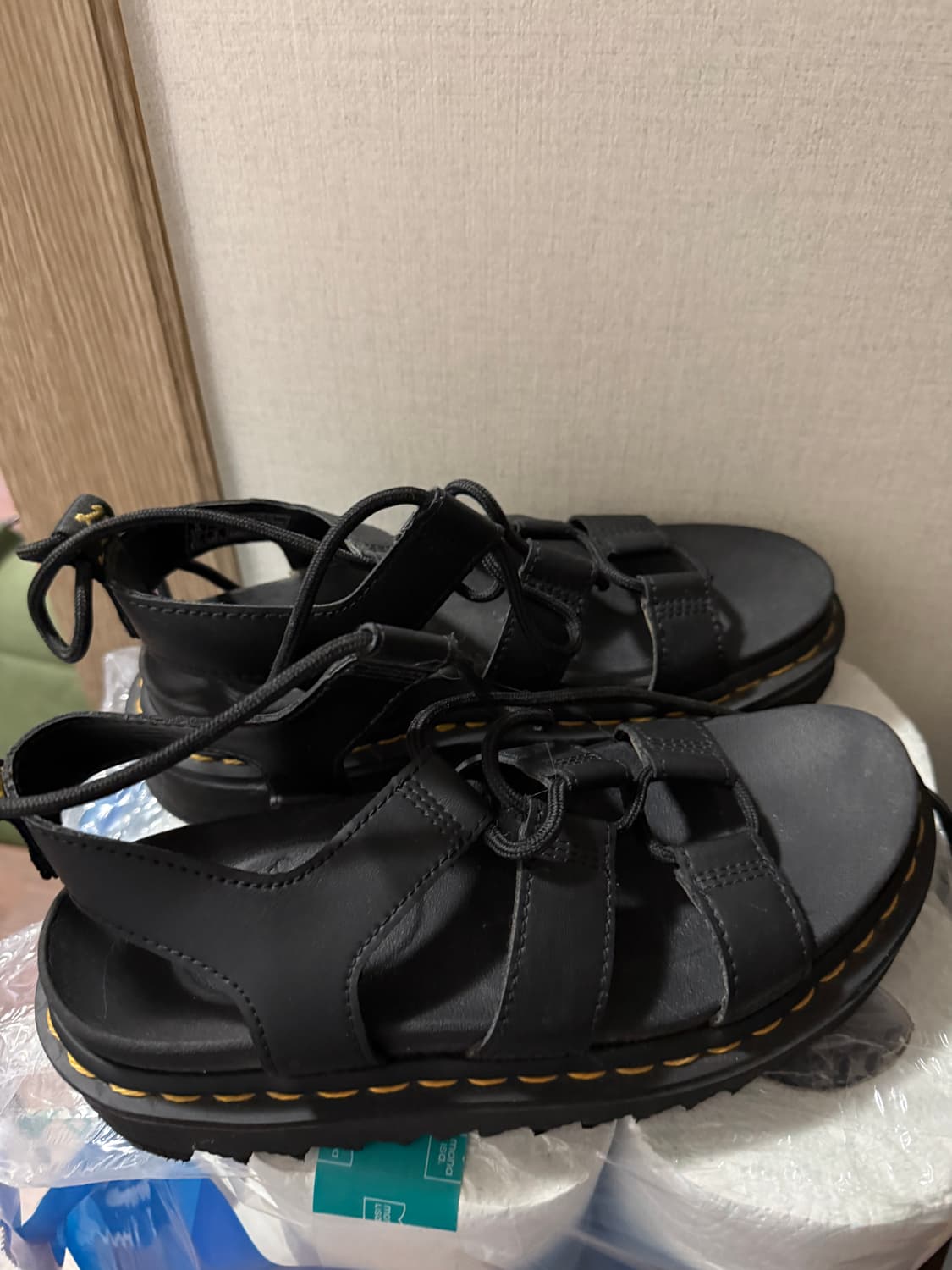 닥터마틴 나틸라 샌들 24641001 상품이미지5