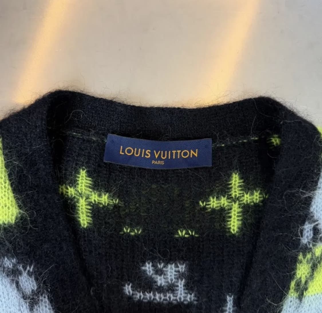 [정품] 루이비통 모노그램 멀티컬러 모헤어 가디건 L 상품이미지4