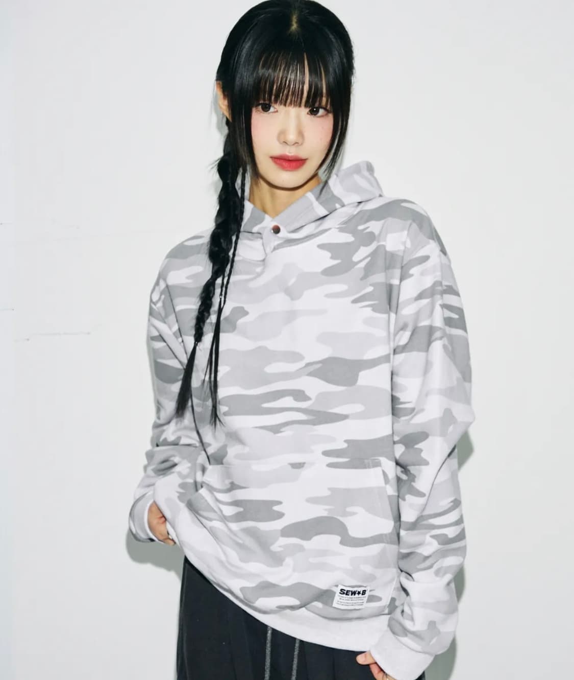 쏘비 버튼 카모 후드 세미오버 화이트 상품이미지1