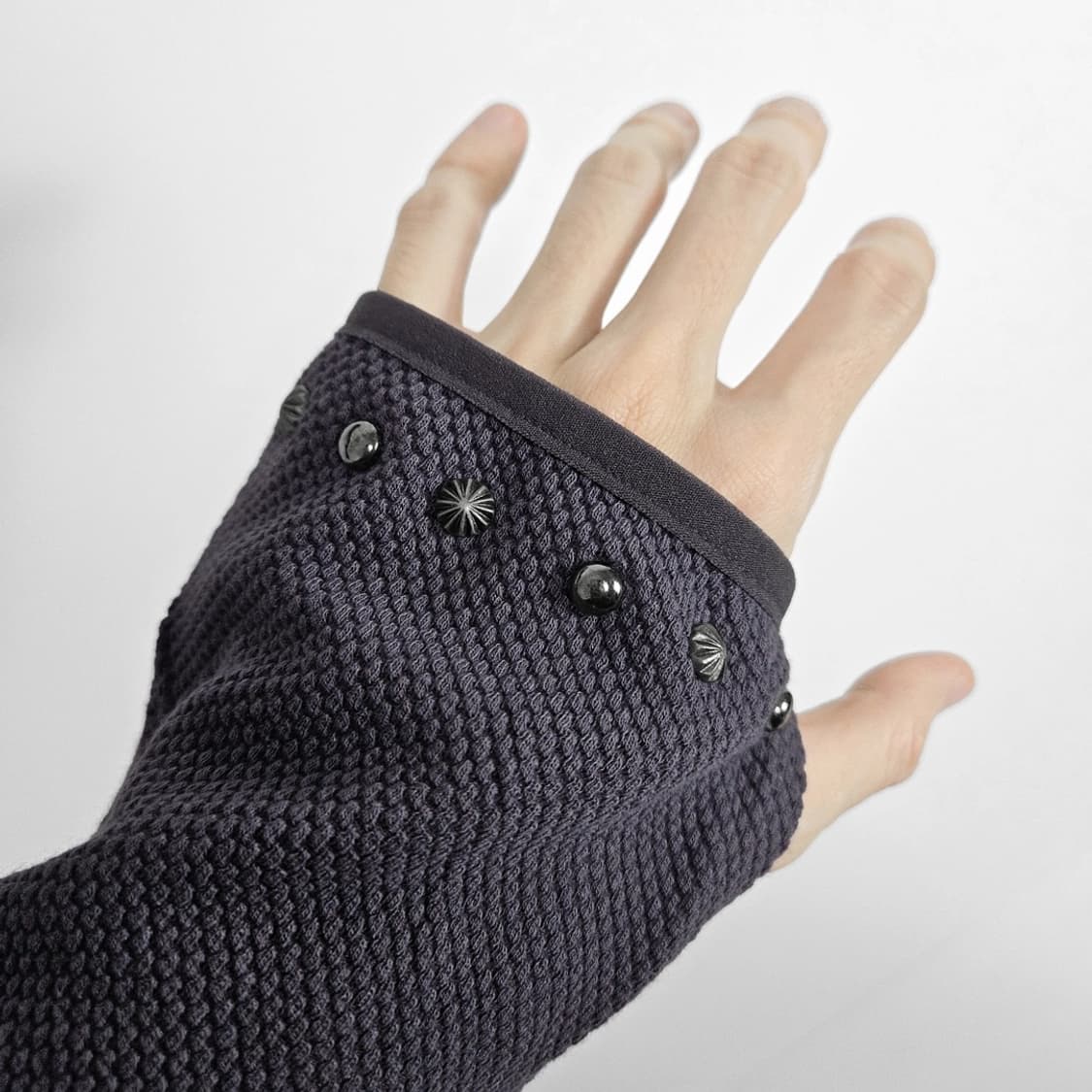 GAKIHARA 핑거홀 절개 지퍼 롱슬리브 상품이미지2