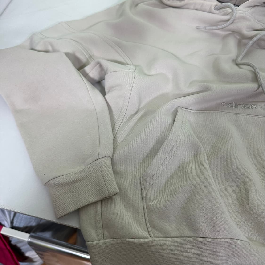 L 아디다스 오리지날 라이트베이지 가오리오버핏 챌린저 스웻후드티 상품이미지3