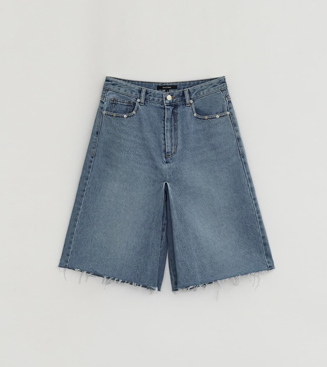 DIAGONAL Denim Bermuda Pants 상품이미지1