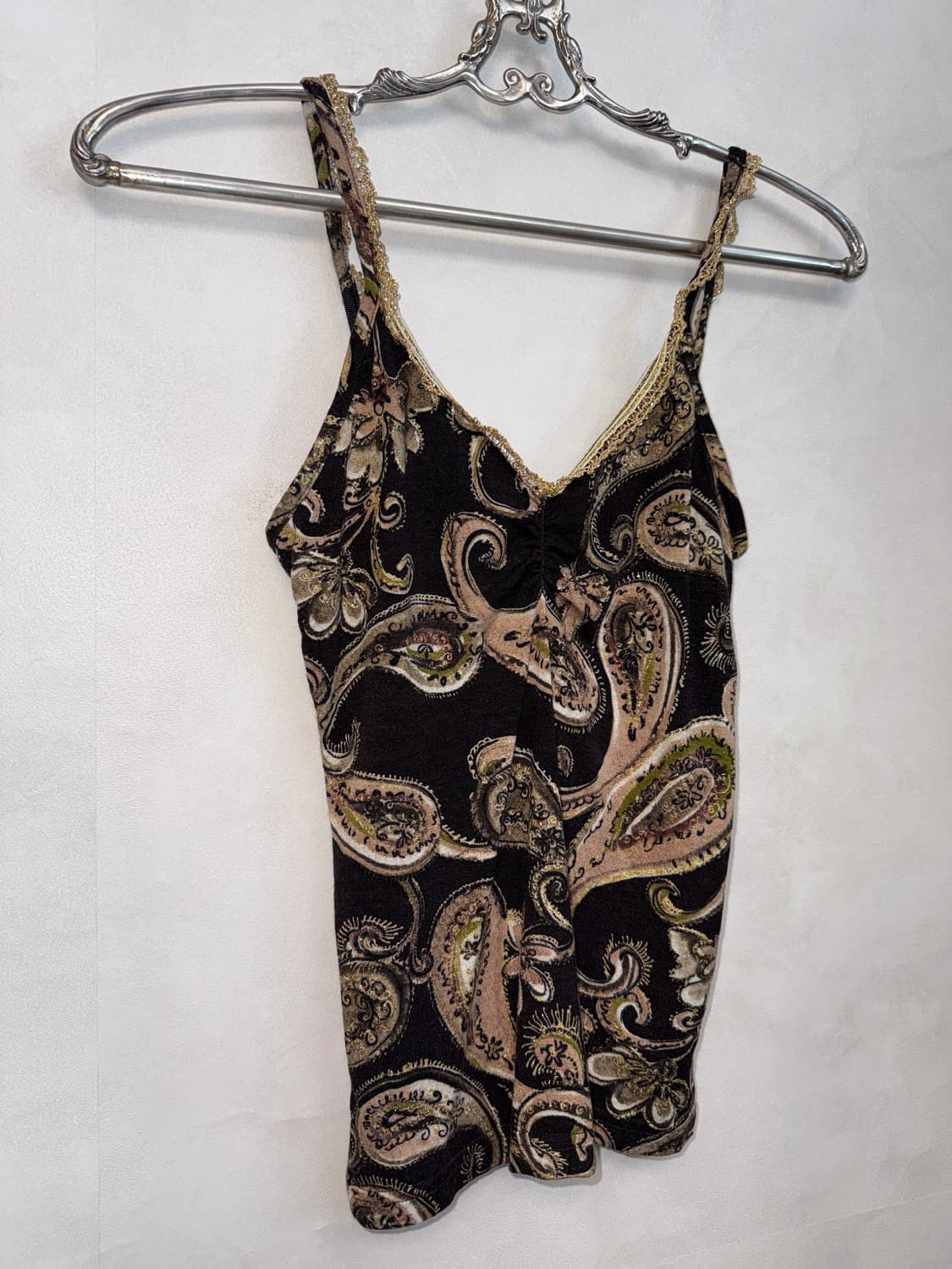 Dark brown ethnic beads paisley 슬리브리스 상품이미지2