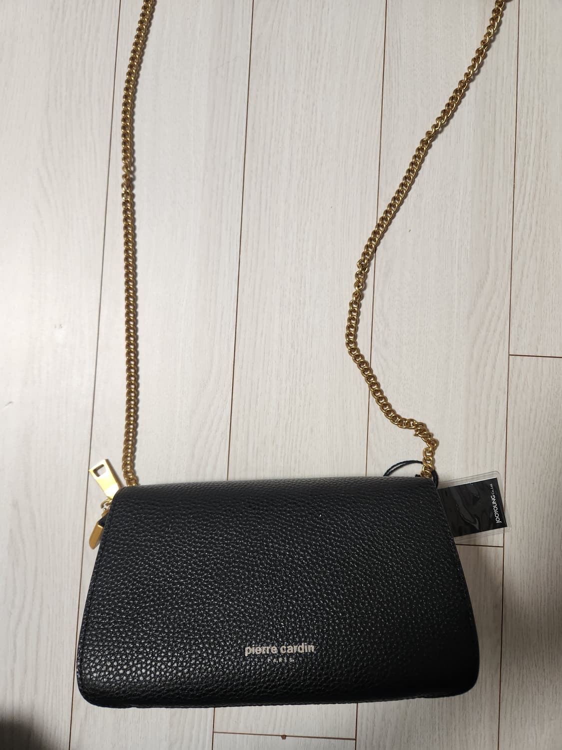 피에르가르뎅 크로스백 체인백 블랙(새상품)

피에르가르뎅 블랙 크로스백  상품이미지5