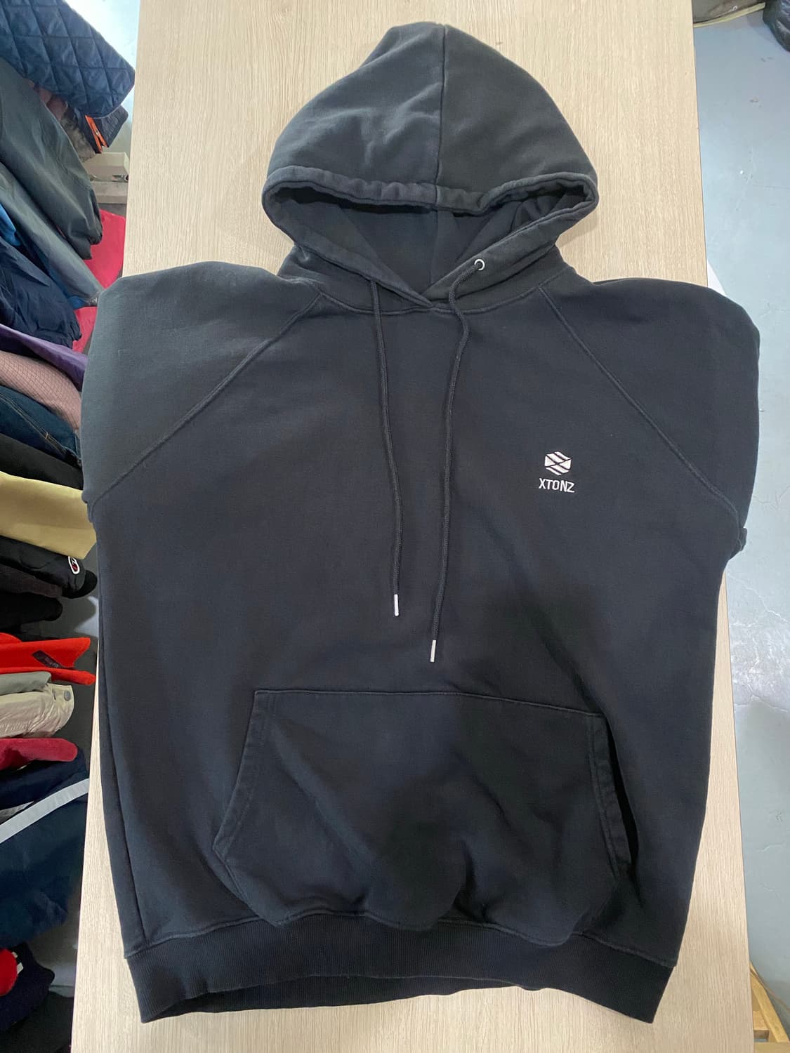 XTONZ 검정색 후드티 (L/오버핏) 상품이미지3