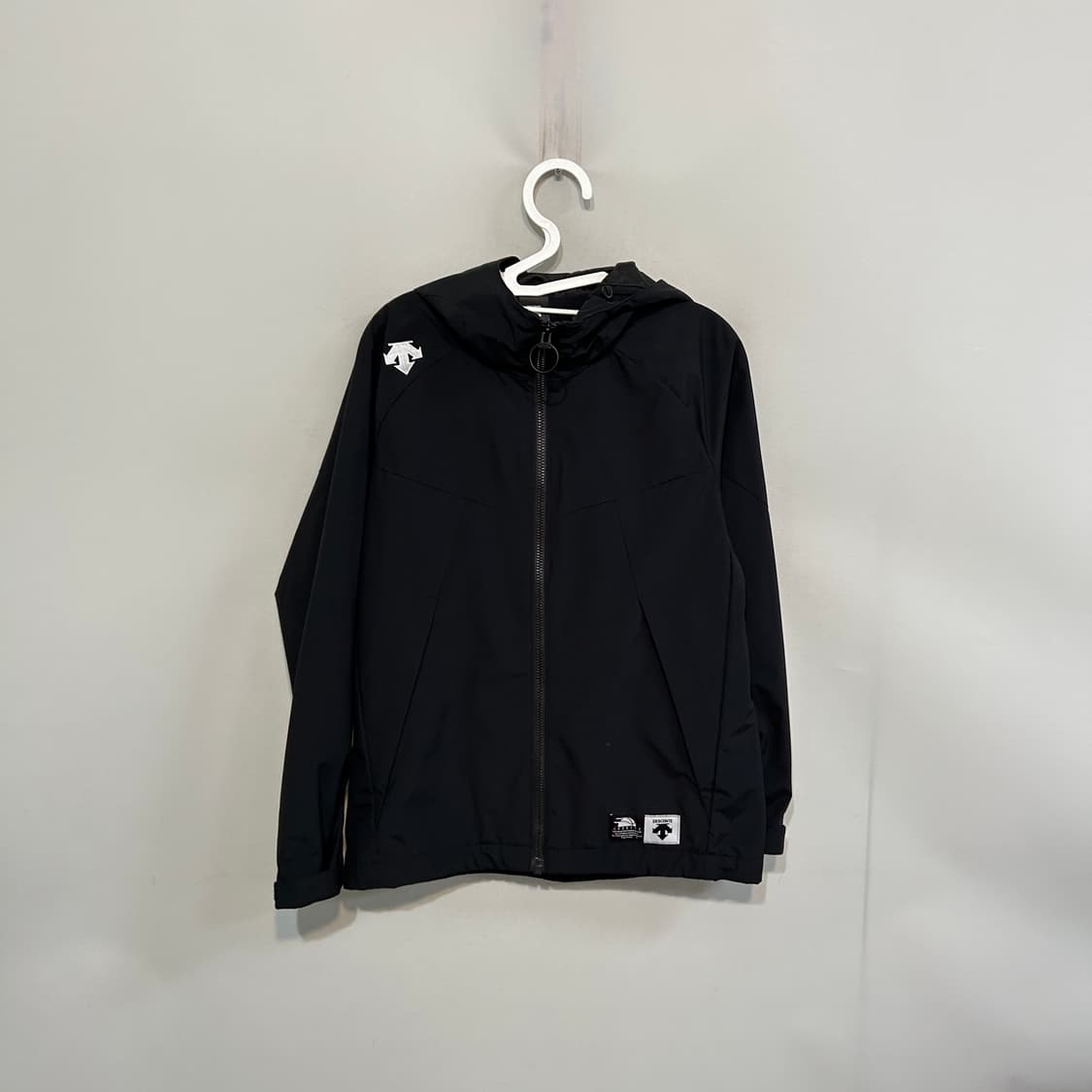 데상트 여성 바람막이 85 상품이미지1