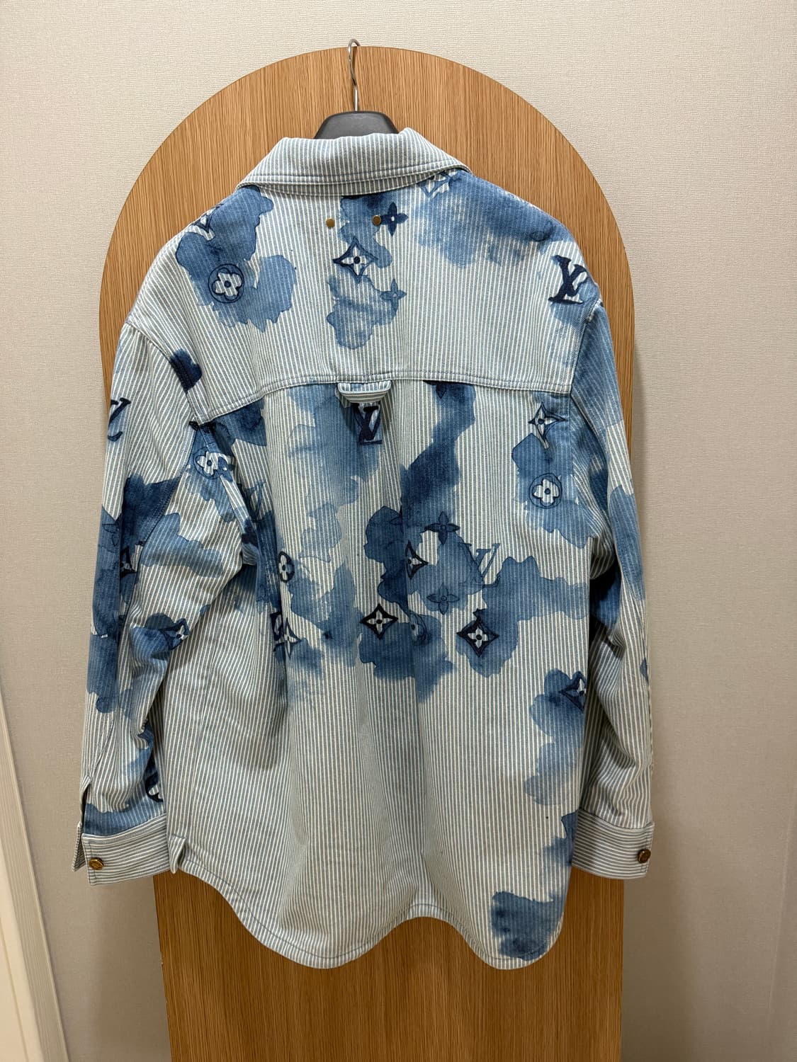 루이비통 워터컬러 모노그램 워크웨어 셔츠자켓 상품이미지3
