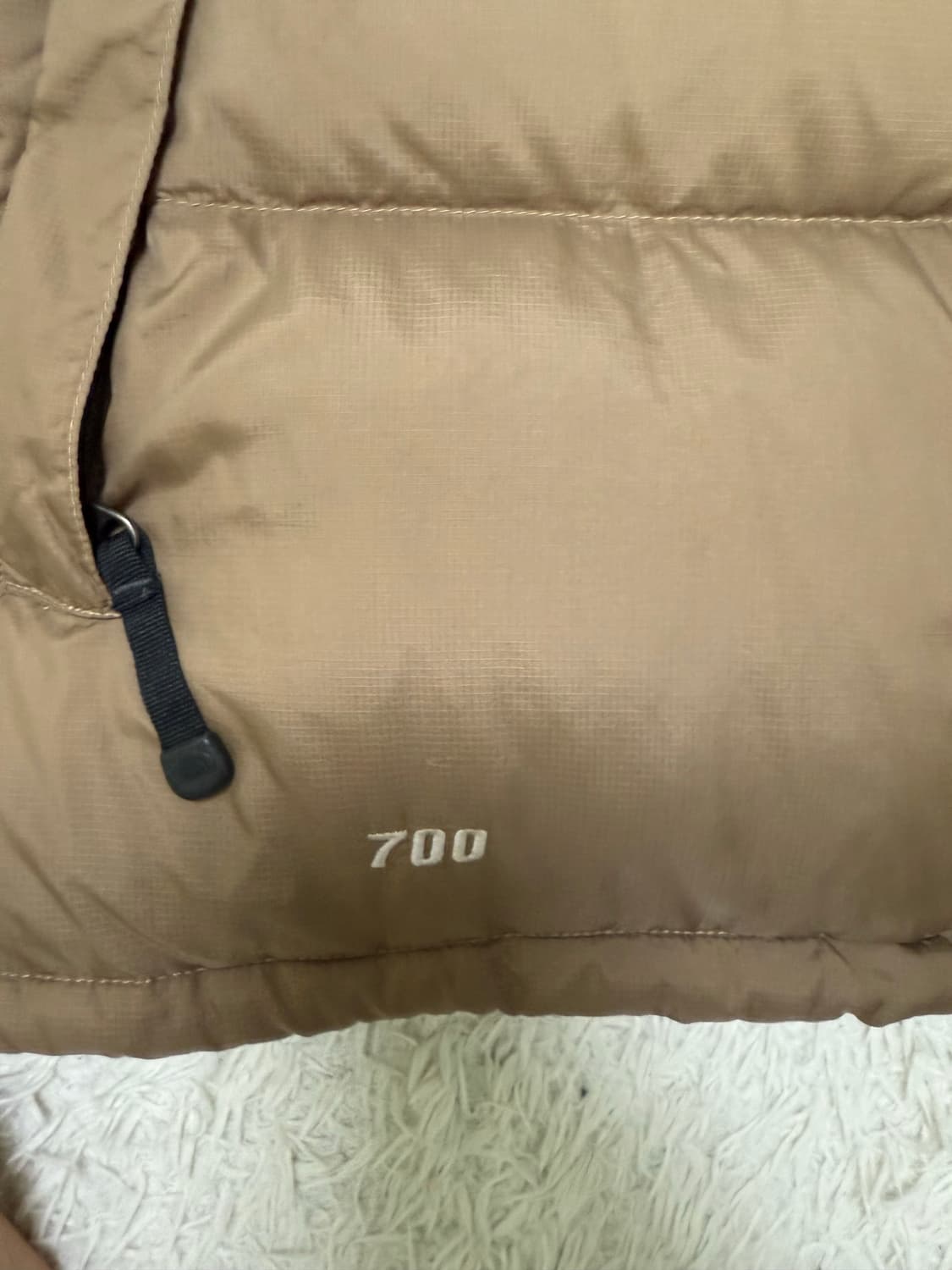 (L)노스페이스 700눕시 중앙로고 조끼 패딩 브라운 상품이미지4