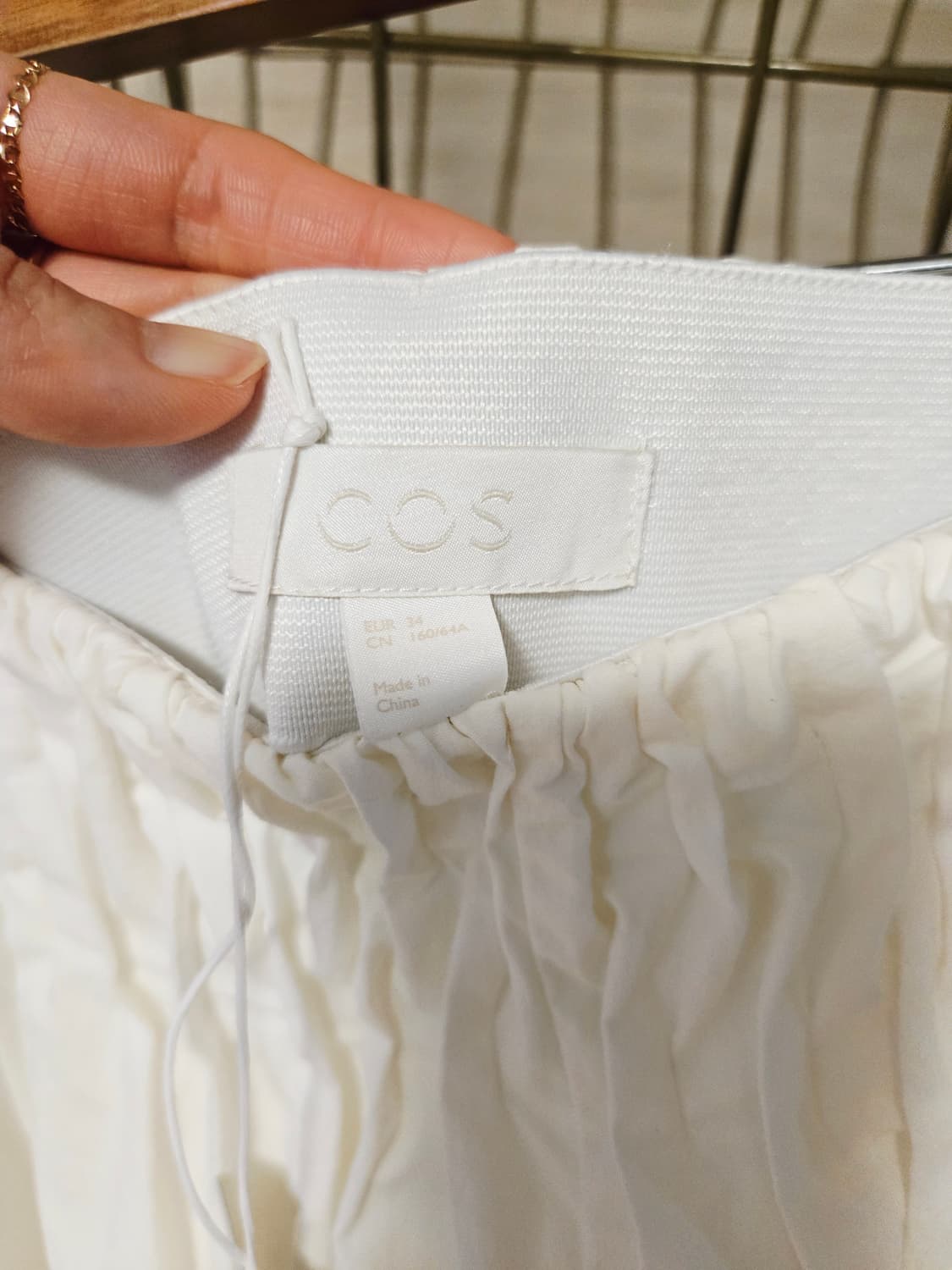 [34/미착용] COS 코스 플리츠 와이드 팬츠 상품이미지4