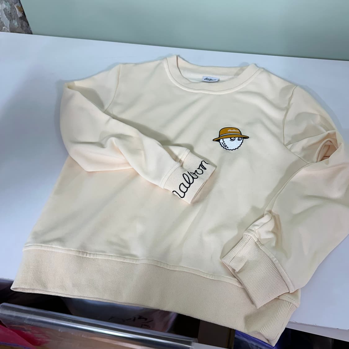 우먼S-M 말본 아이보리 손목로고 맨투맨 상품이미지6