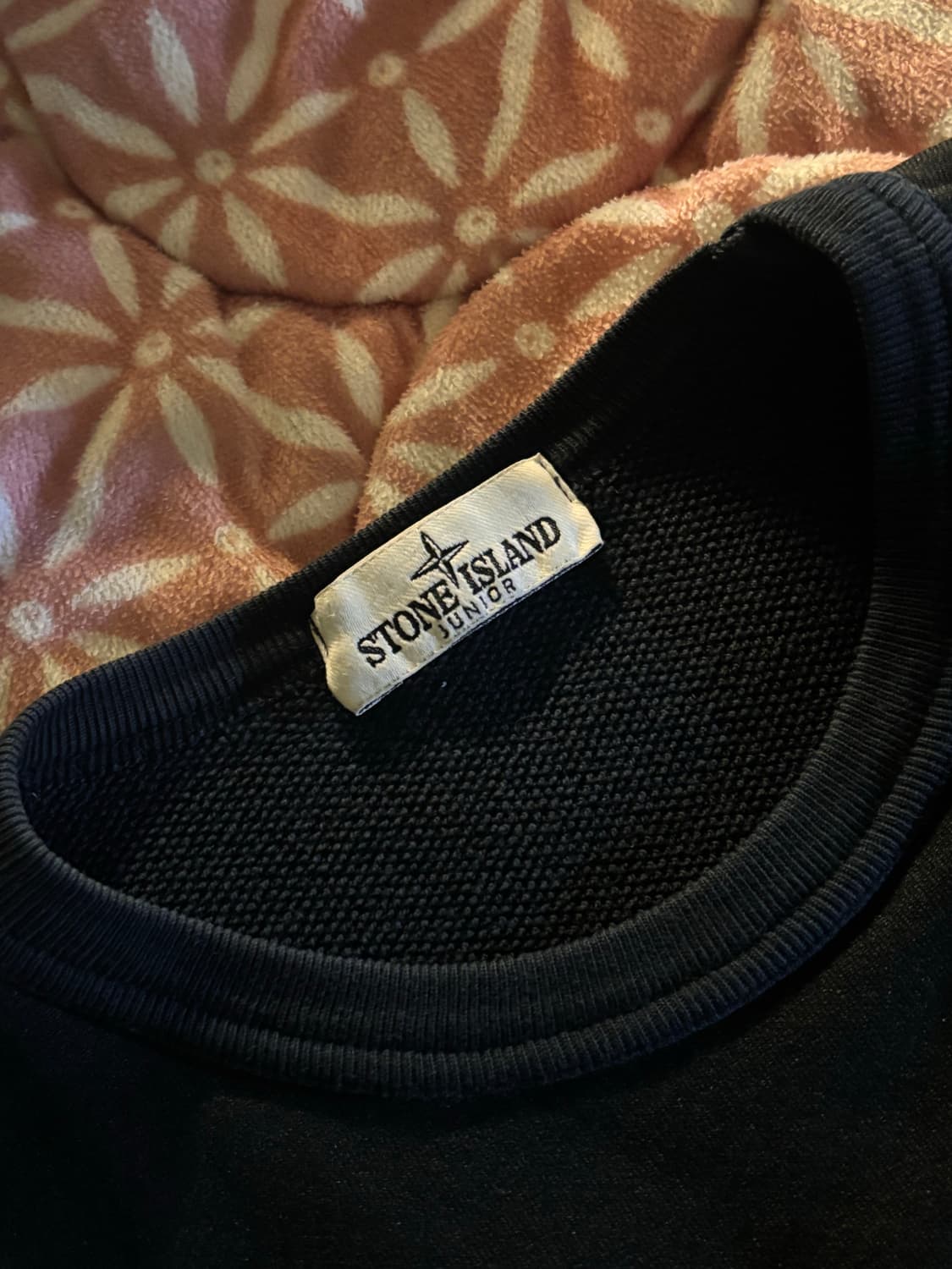스톤아일랜드 어깨패치 맨투맨 상품이미지3