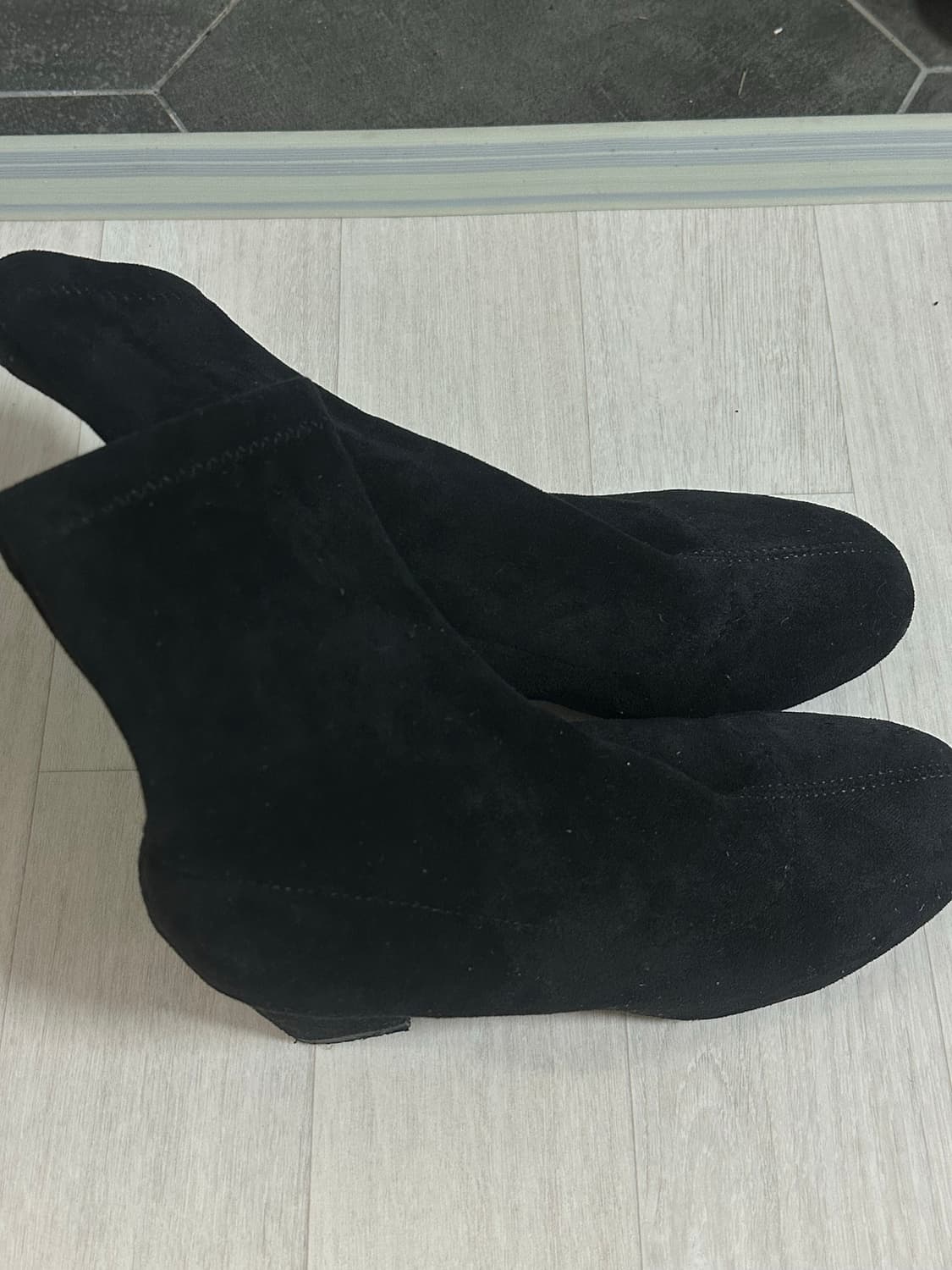 스웨이드 블랙 부츠 상품이미지1