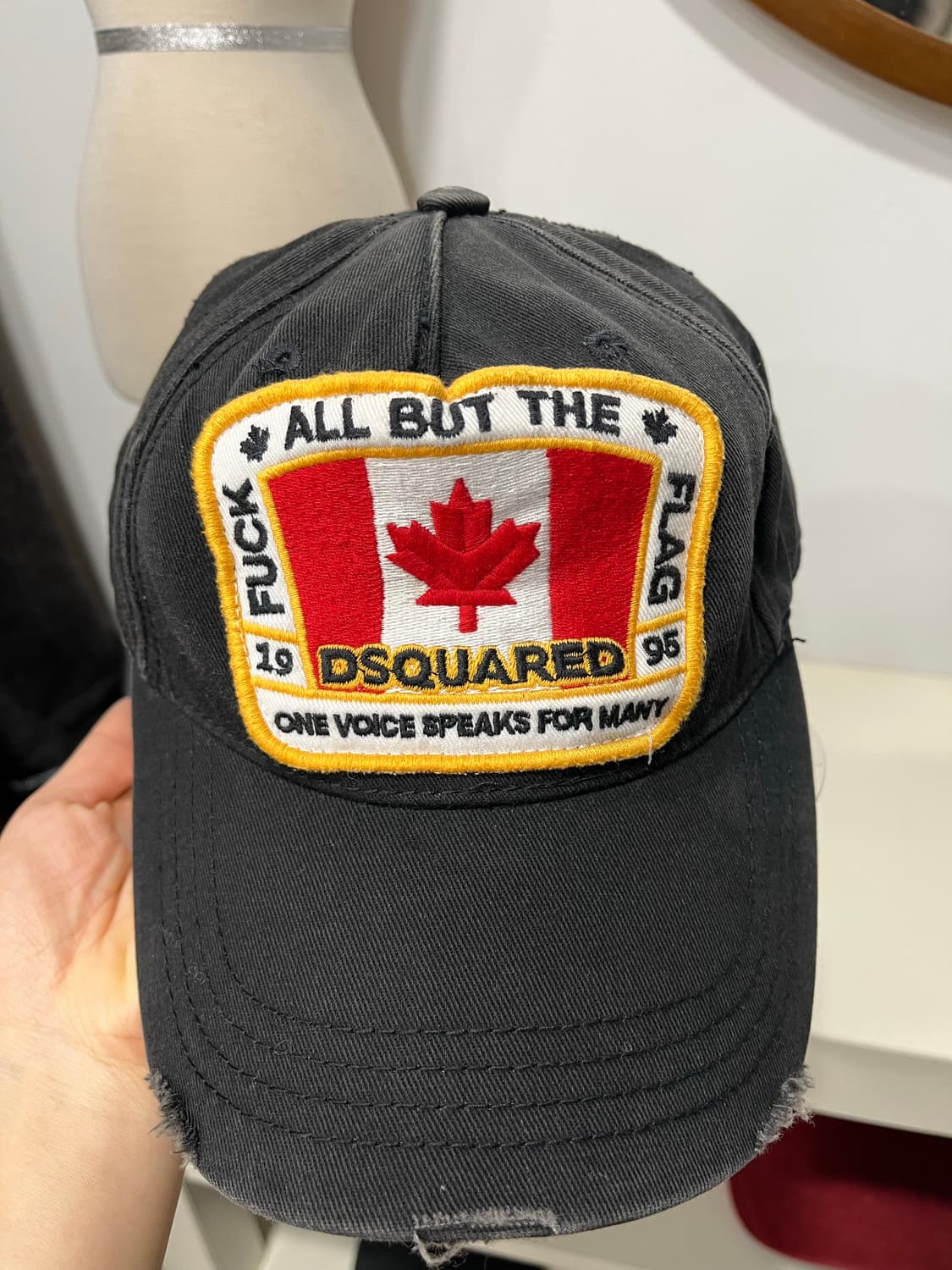 디스퀘어드2 블랙 패치 캡 모자 상품이미지1