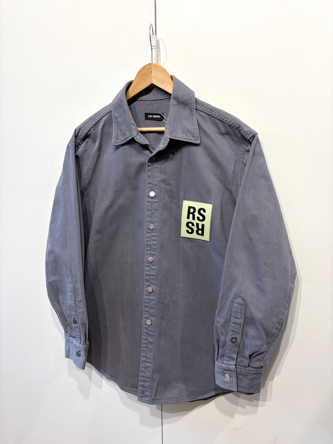 18AW 라프시몬스 캐리오버 데님 셔츠 상품이미지2