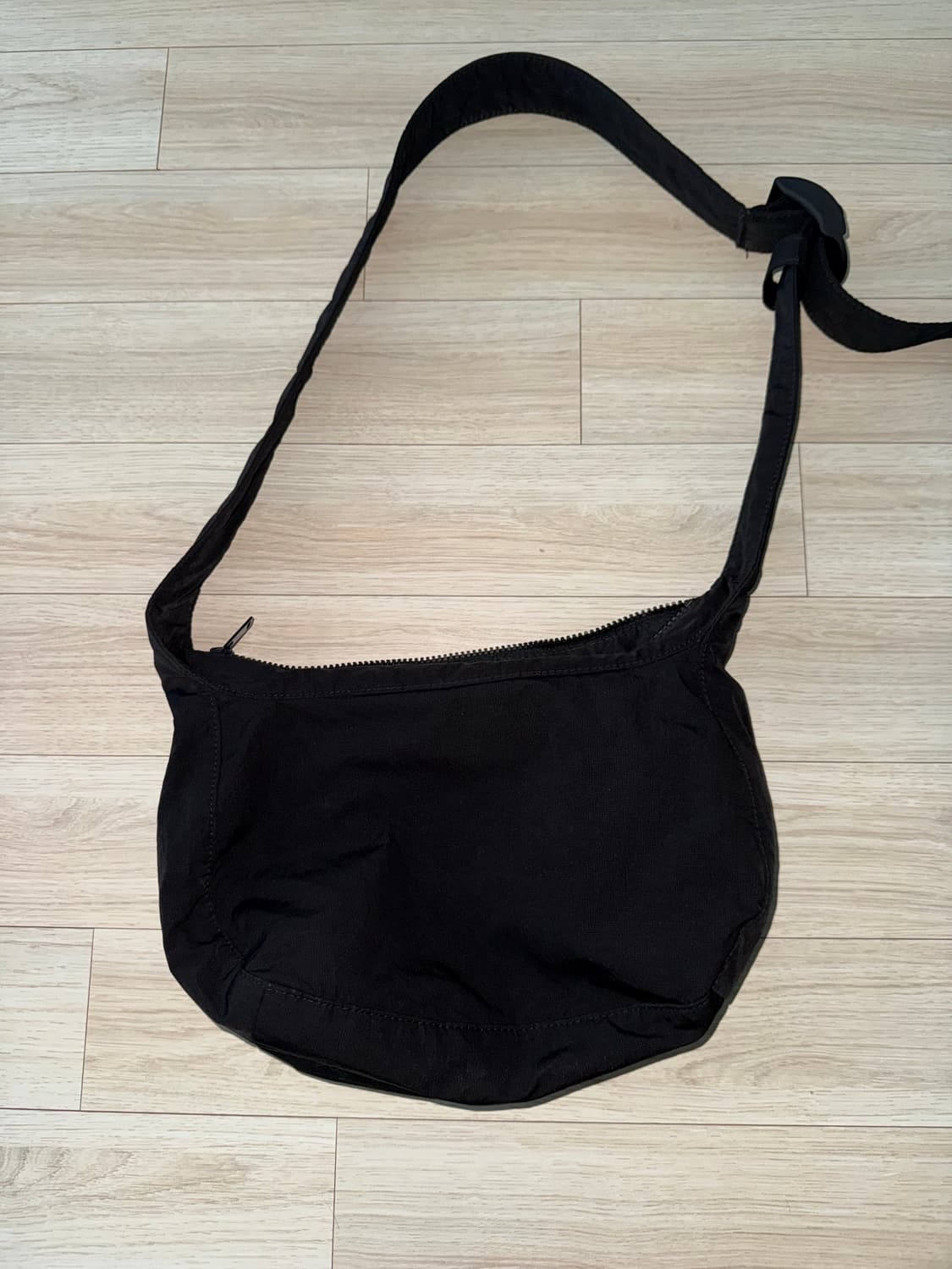 코스 나일론 블랙 크로스백 판매 상품이미지2