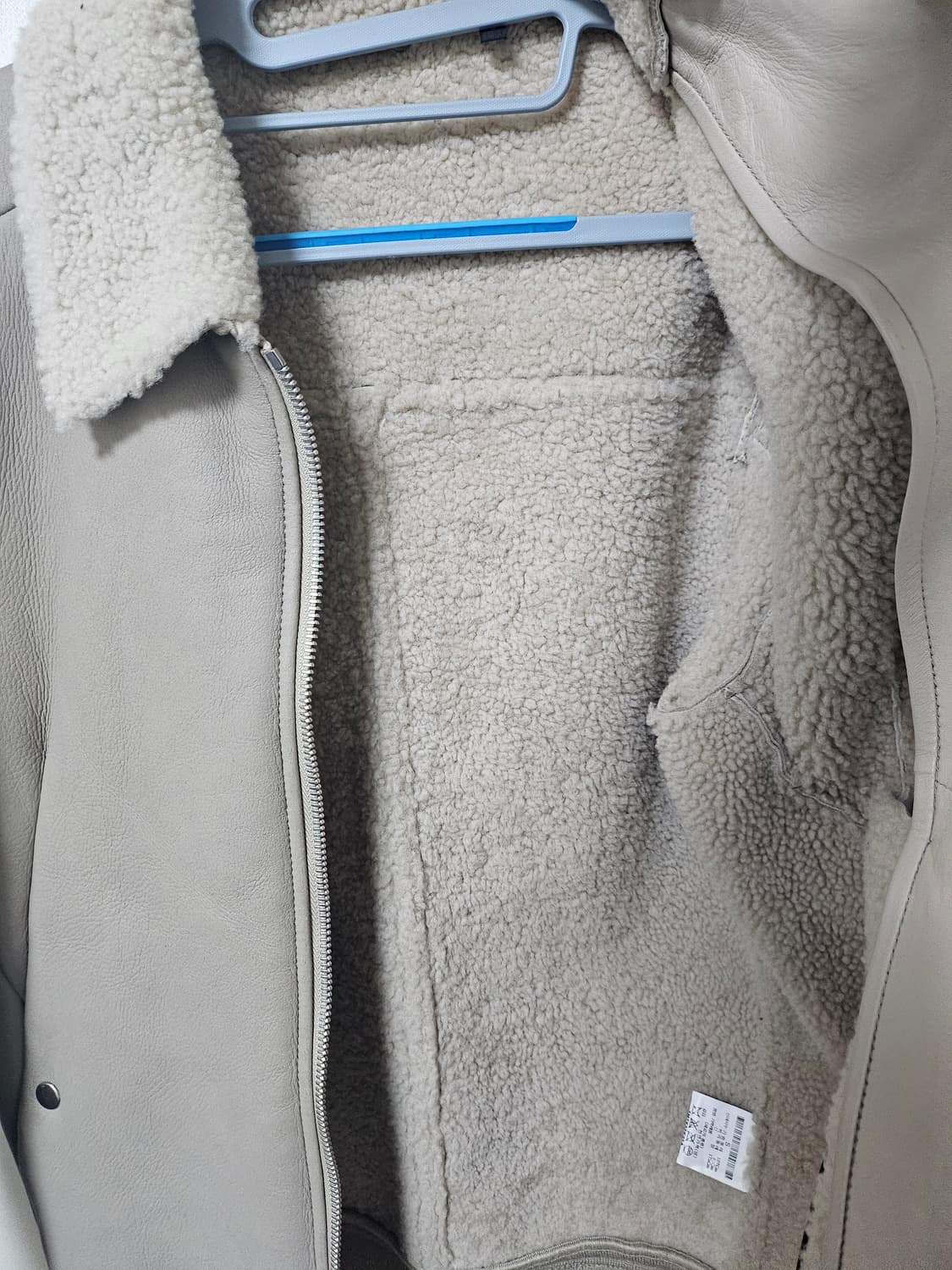 Theory 띠어리 베이지 양털 무스탕 자켓 상품이미지4