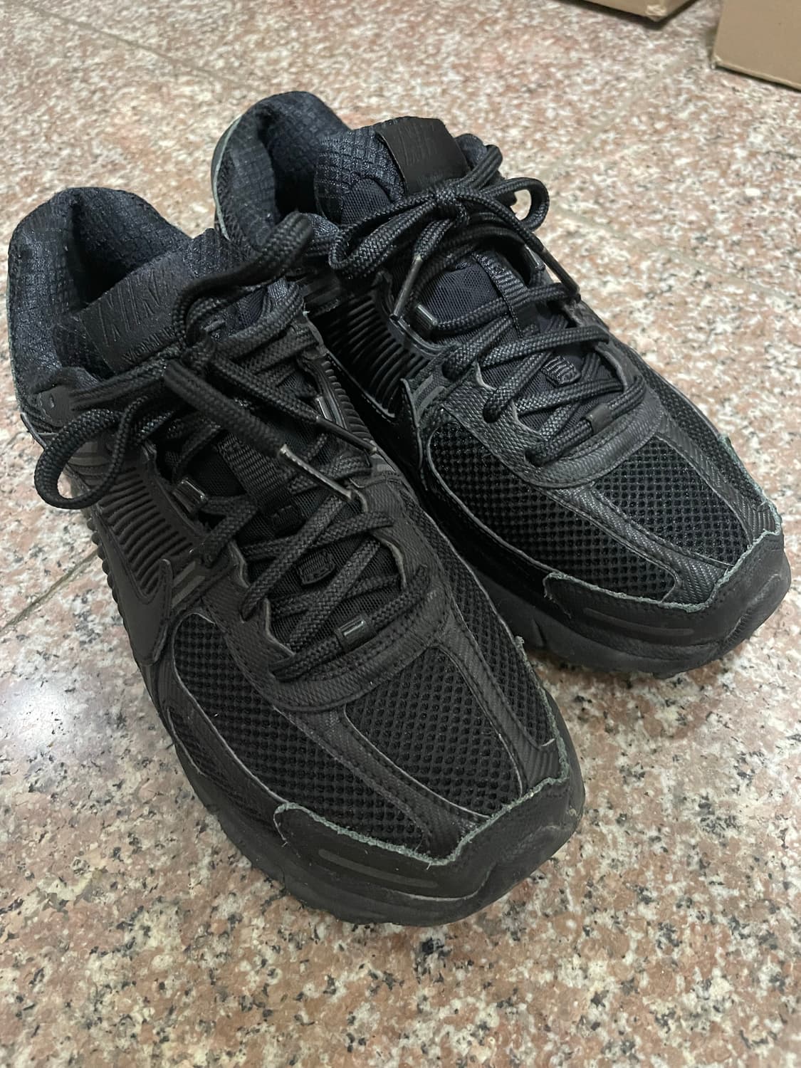 나이키 줌 보메로5 SP블랙 255 상품이미지1