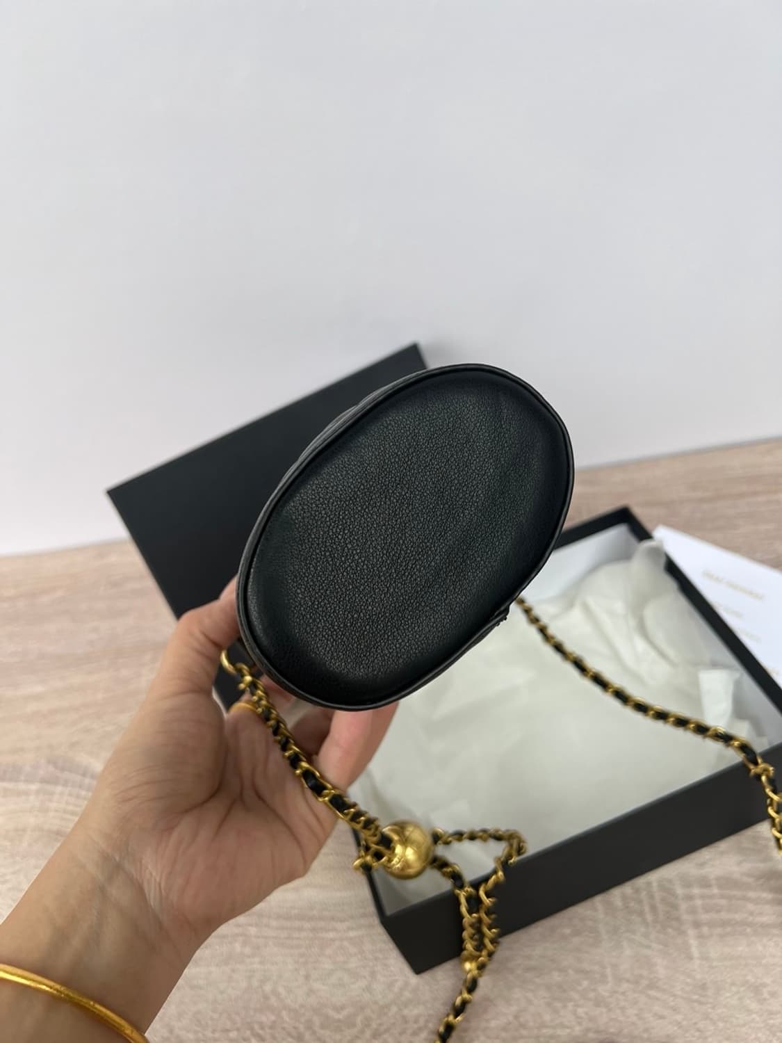 샤넬뷰티 뉴 포테이토 미니백 골든볼 블랙 체인 크로스백 상품이미지3