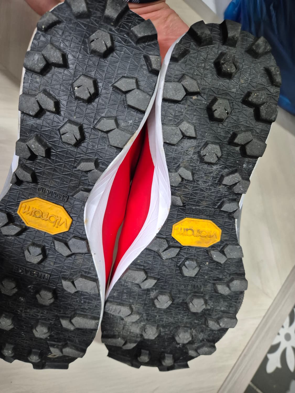 정품 노스페이스 TNF 트레일 런닝화 상품이미지6