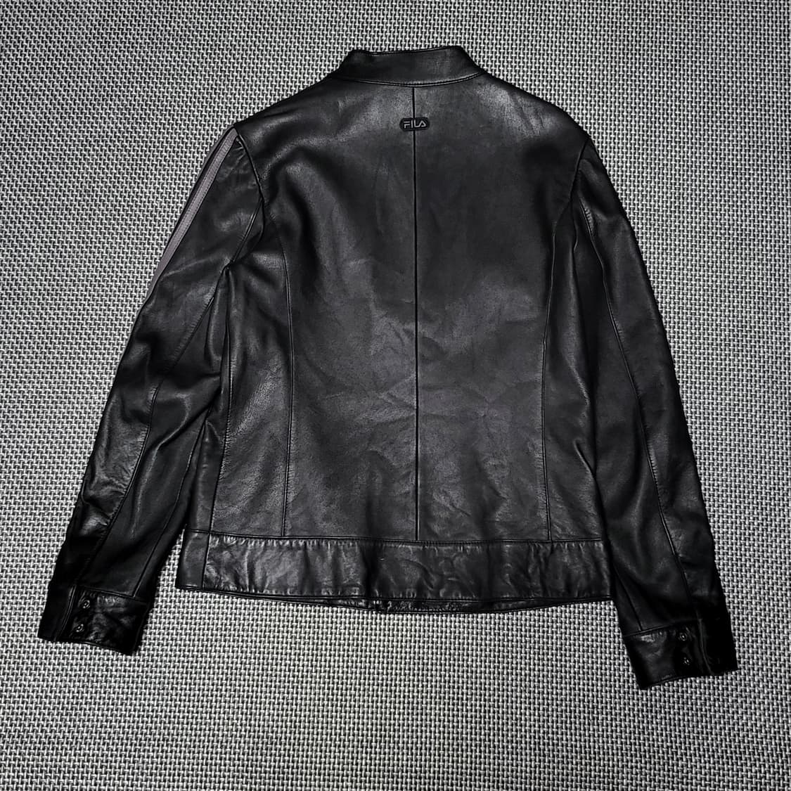 (여성) 휠라 양가죽 리얼레더 사이드라인 바이커 자켓 (90) 상품이미지2