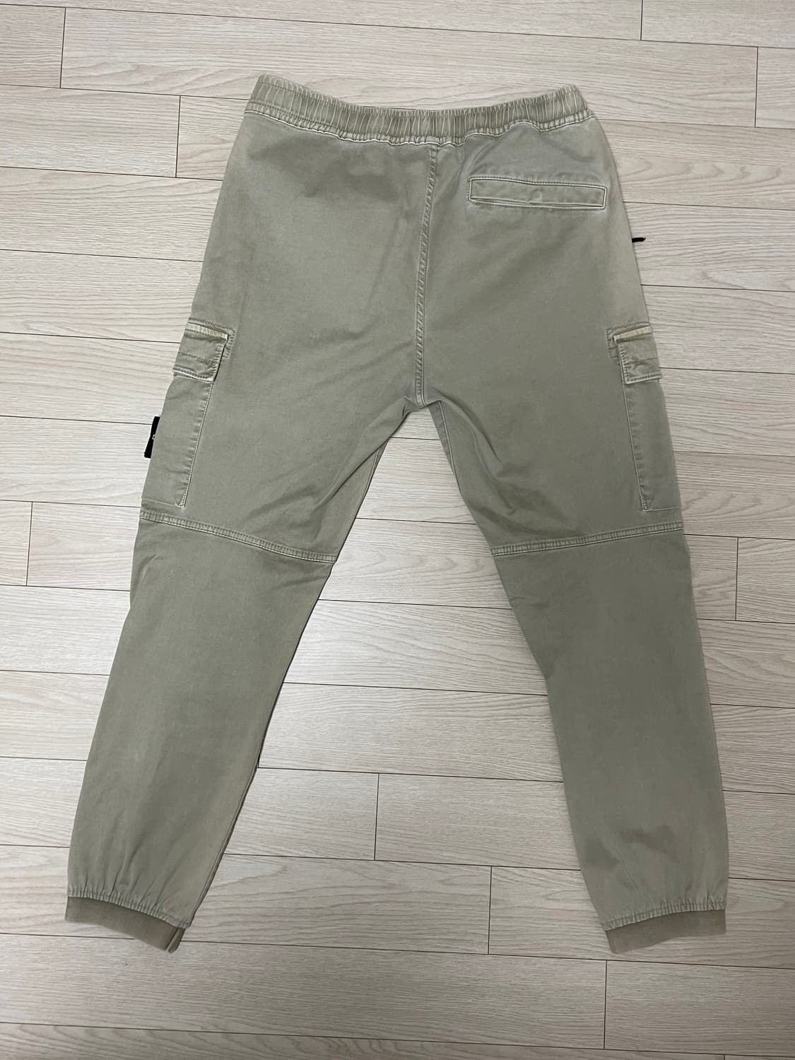 [ 30 ] 22fw 스톤아일랜드 와펜패치 카고팬츠 밴딩 베이지 상품이미지2