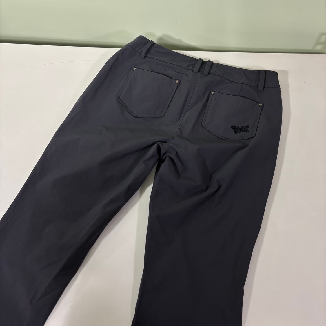 우먼S PXG 차콜 슬림핏 골프팬츠 상품이미지4