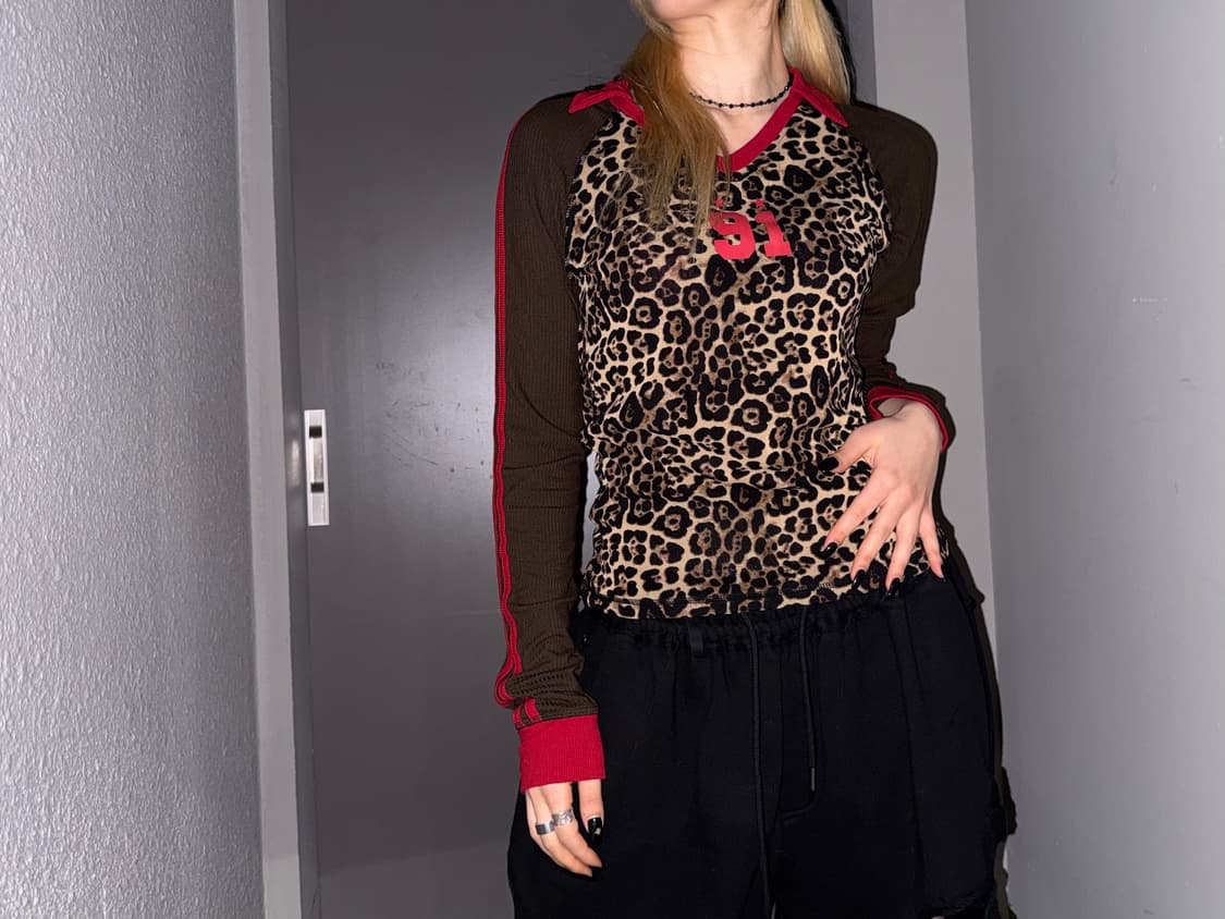 배드블러드 레오파드 롱슬리브 상품이미지3