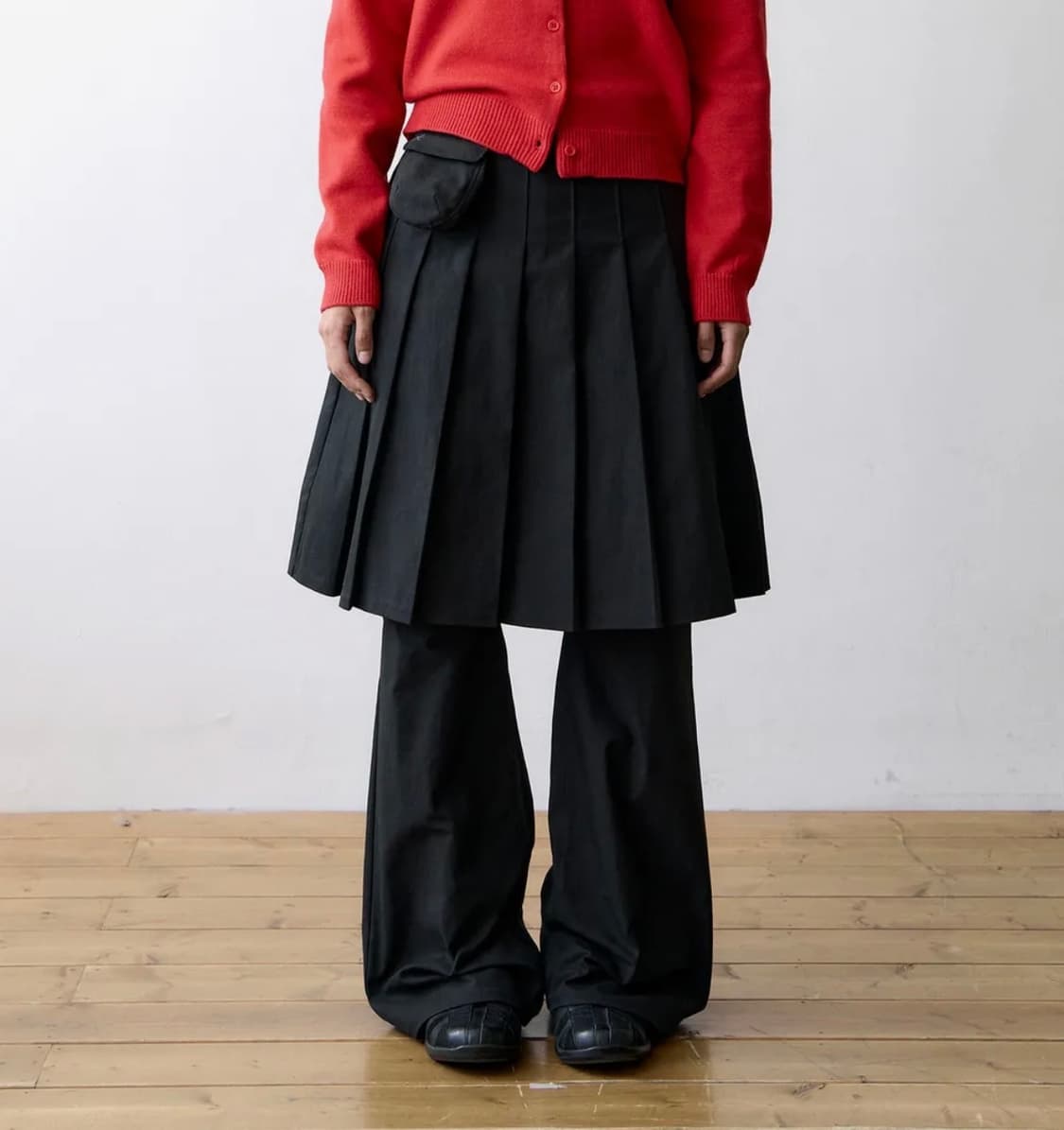 더콜디스모먼트 TCM skirt layered pants (black) 상품이미지1