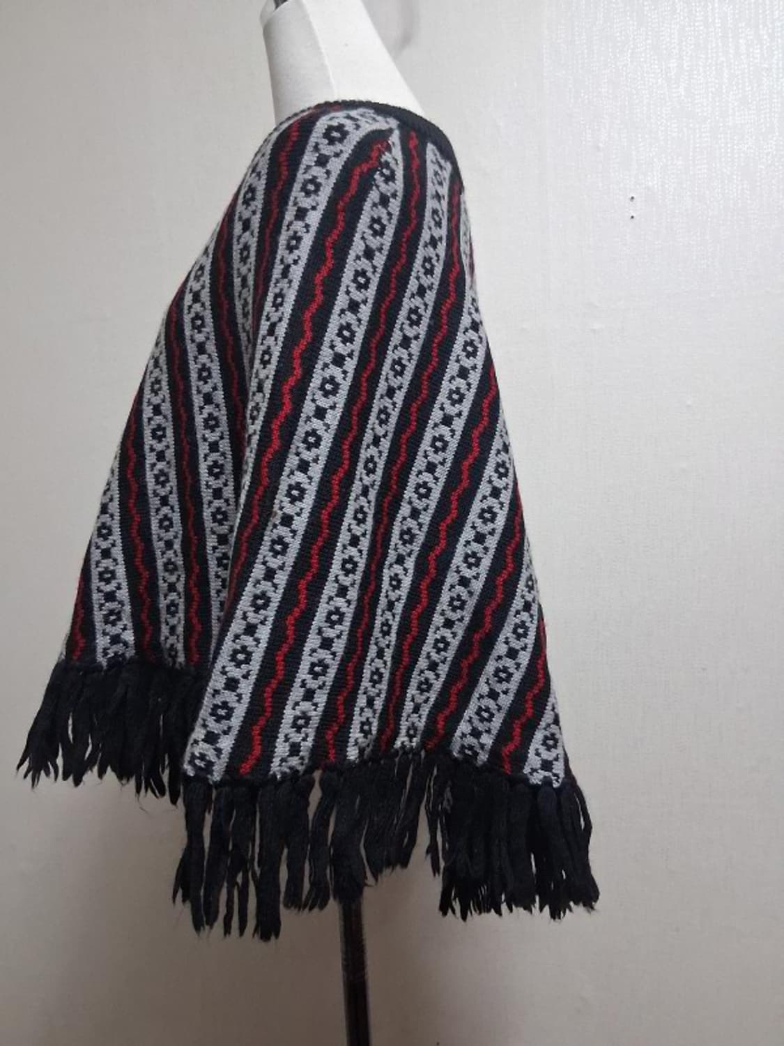 일본빈티지 100%울 페어아일 패턴 울니트케이프 5566
원산지 일본 소 상품이미지3