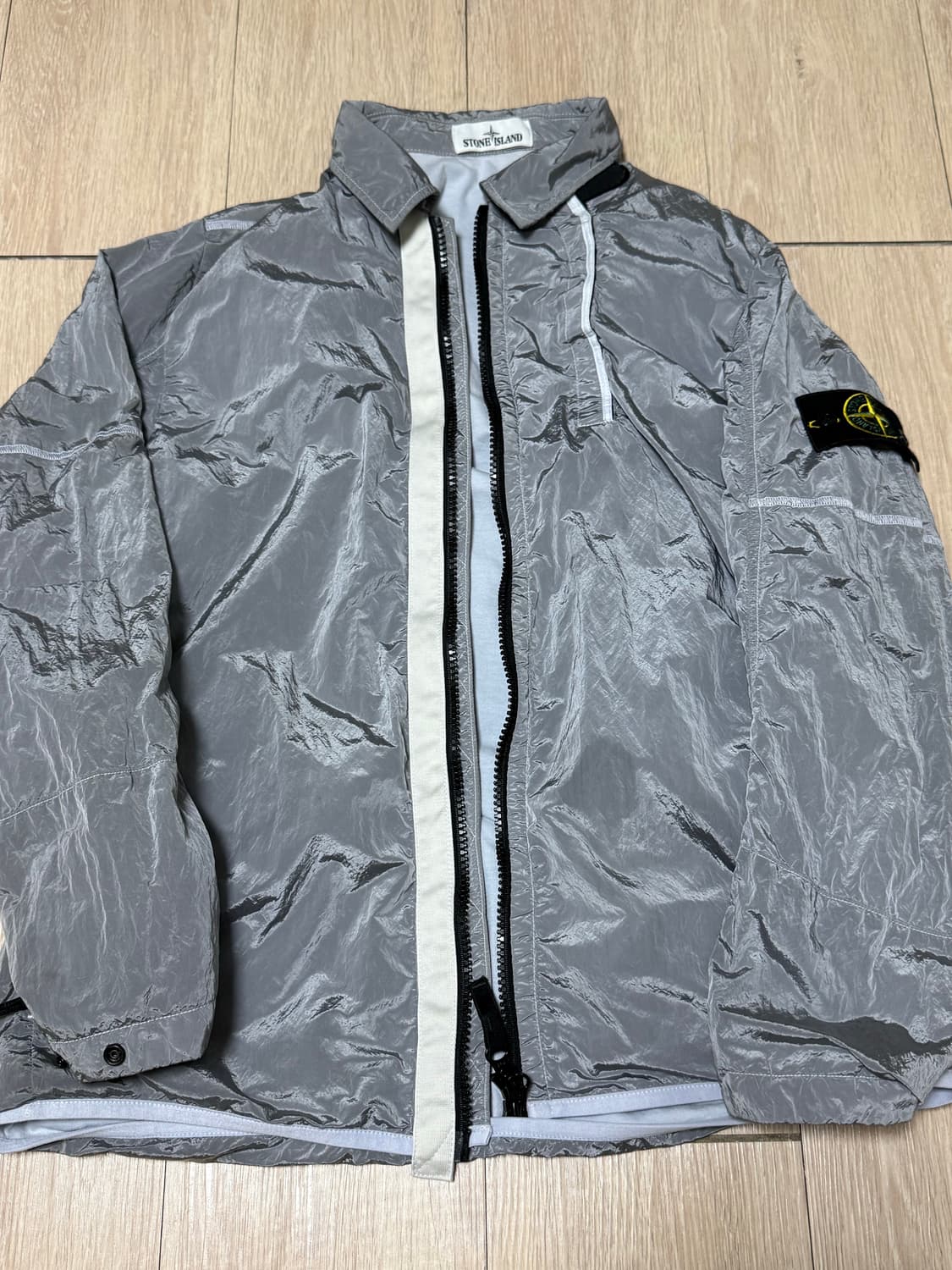 18fw 스톤아일랜드 나일론메탈 오버셔츠 아이스 색상 L 상품이미지2